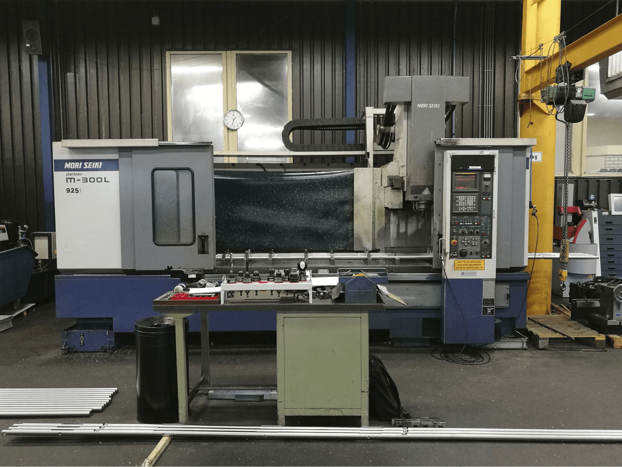 Makine MORI SEIKI - Önden görünüm M-300L2