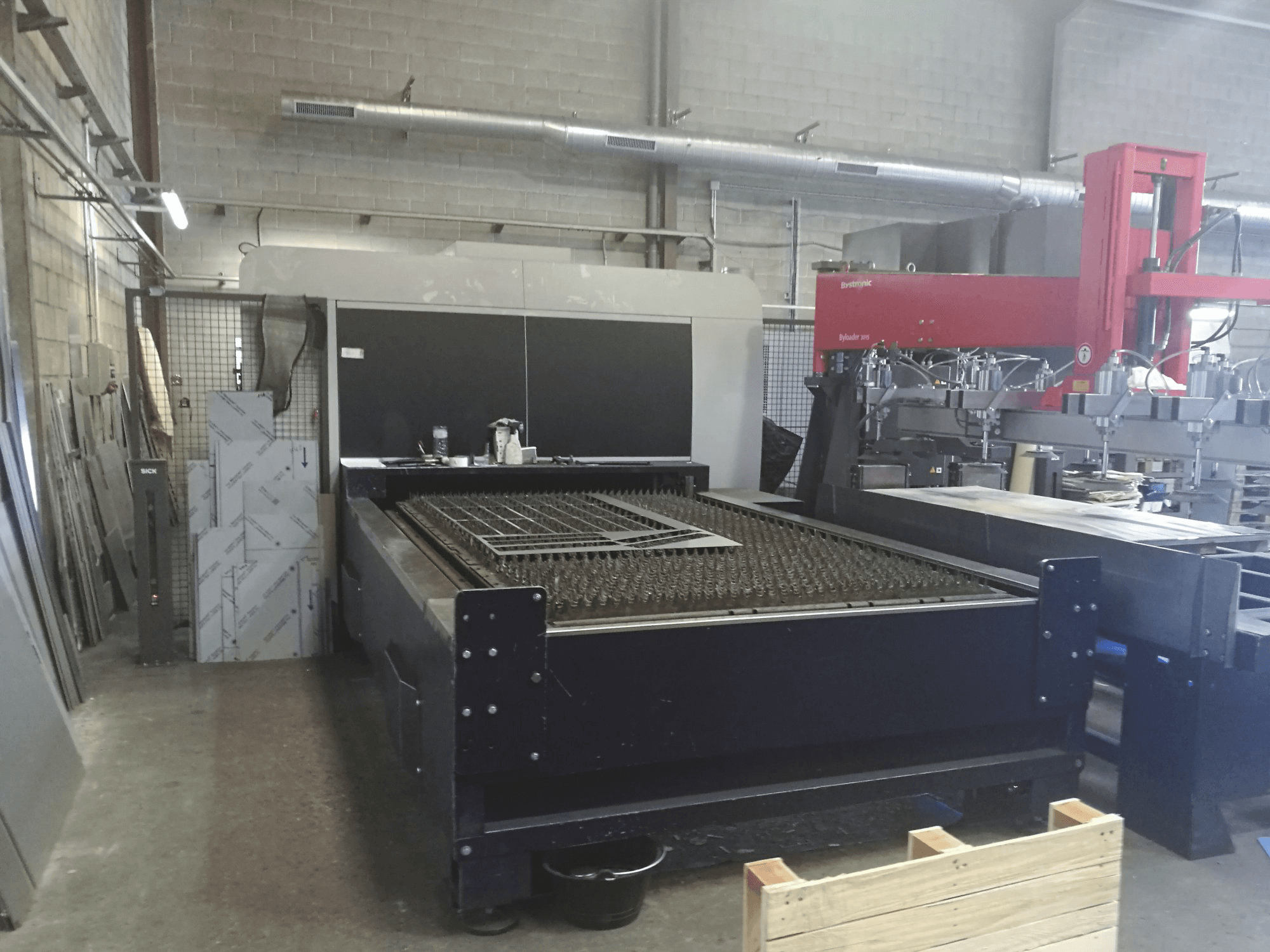 Makine Bystronic - Önden görünüm BySprint Fiber 3015