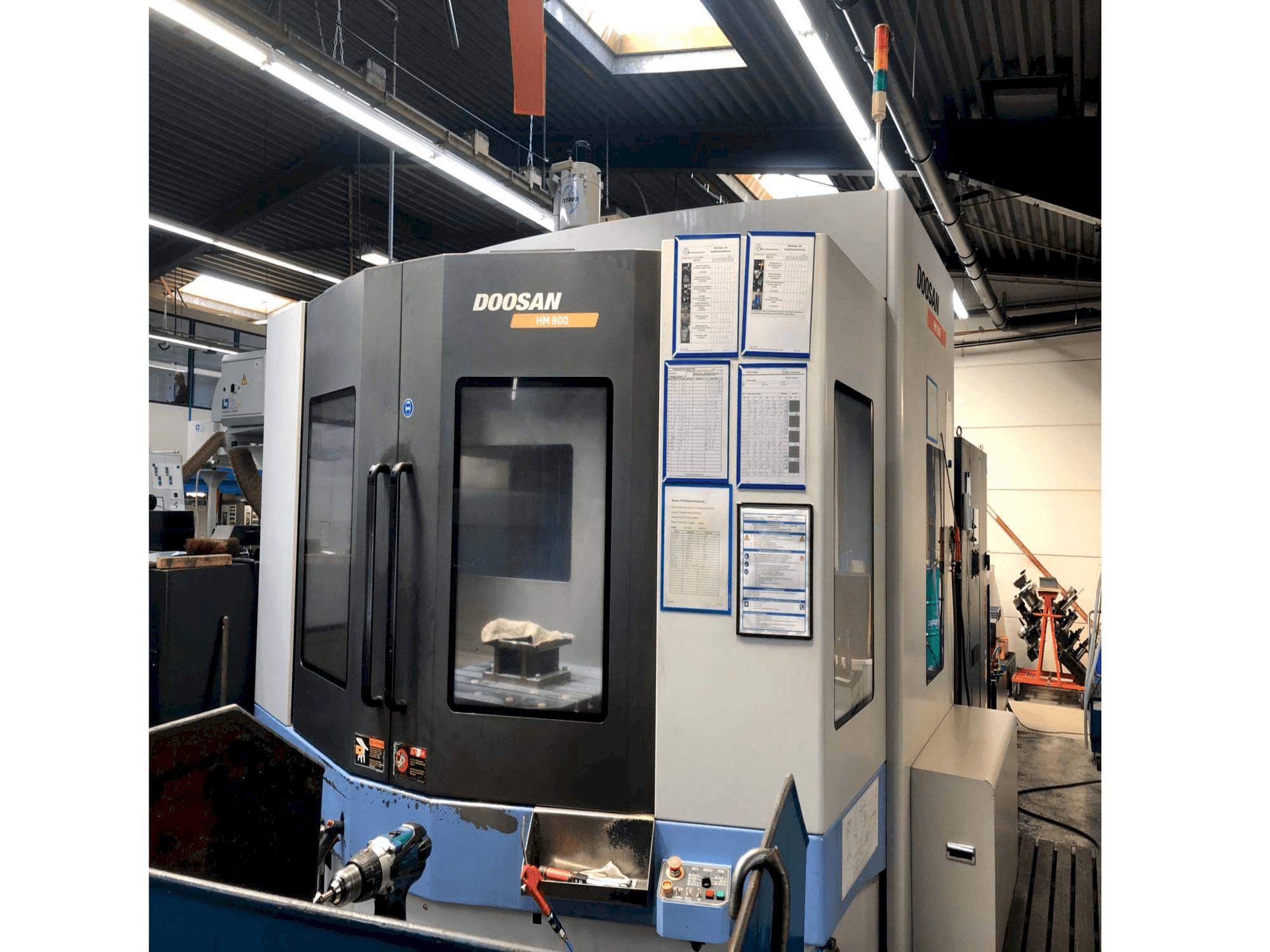 Makine Doosan HM 800 - Önden görünüm