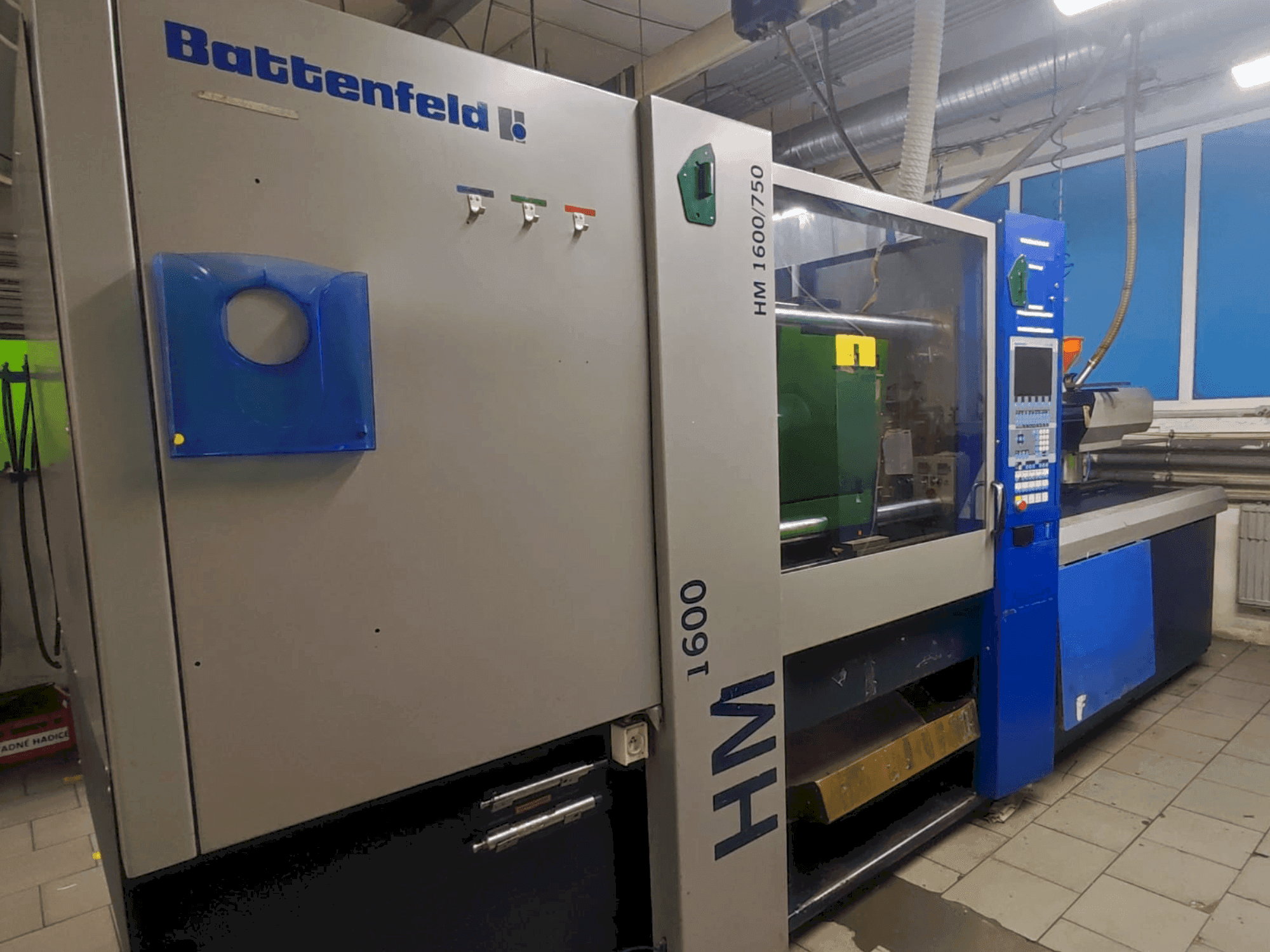 Makine Battenfeld HM 1600/750 - Önden görünüm