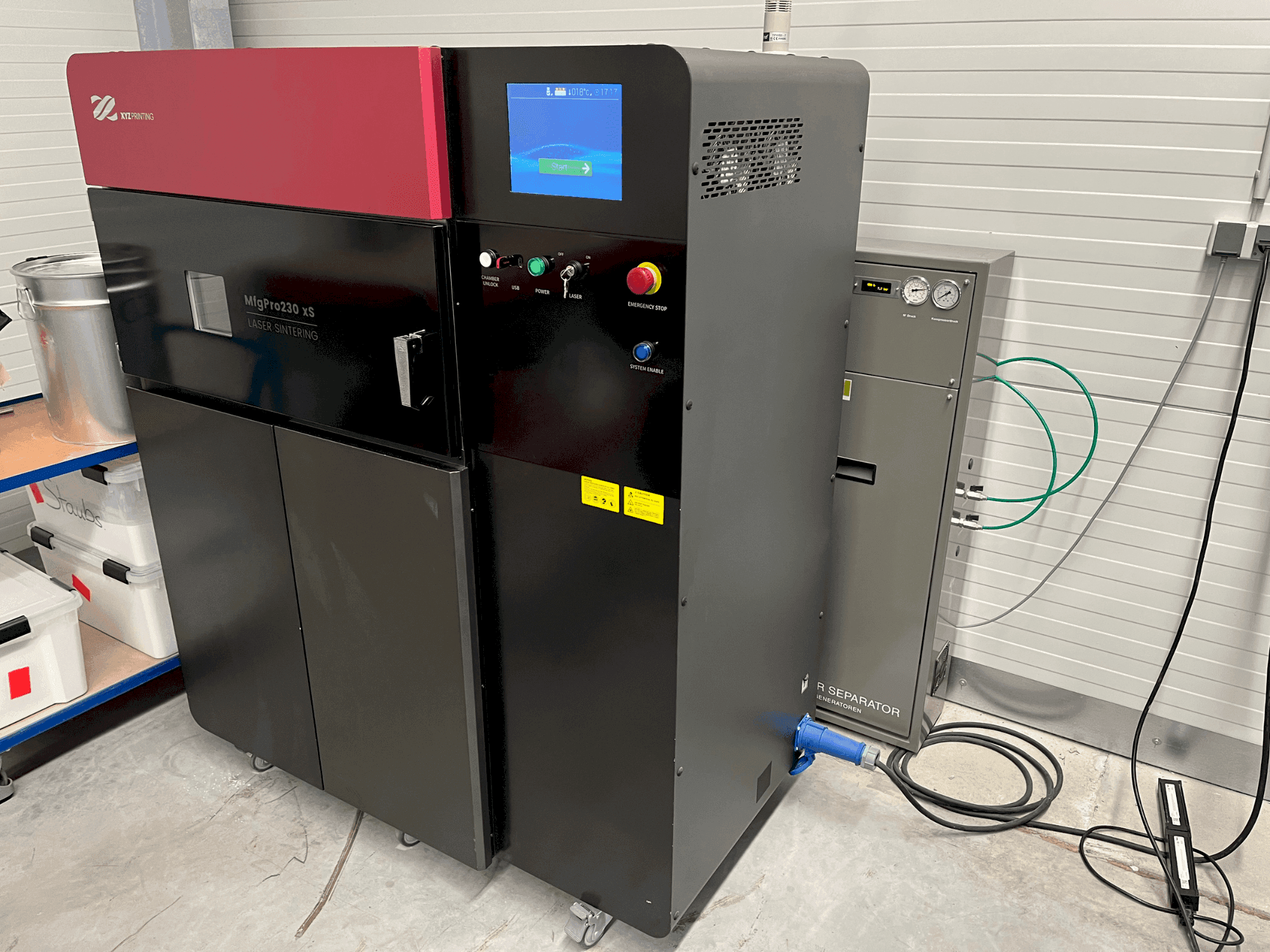 Makine XYZ MfgPro230 xS (2022) - Önden görünüm