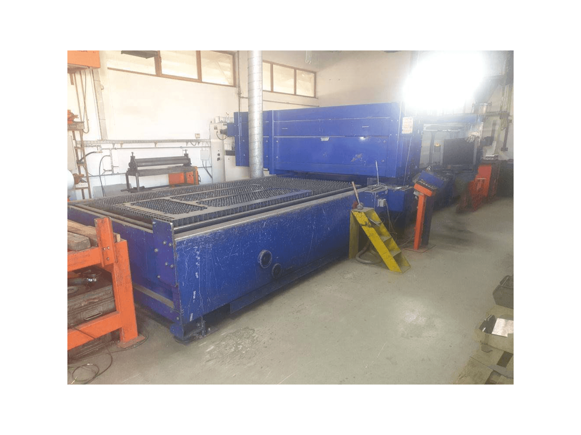 Makine Bystronic ByStar 3015 - Önden görünüm