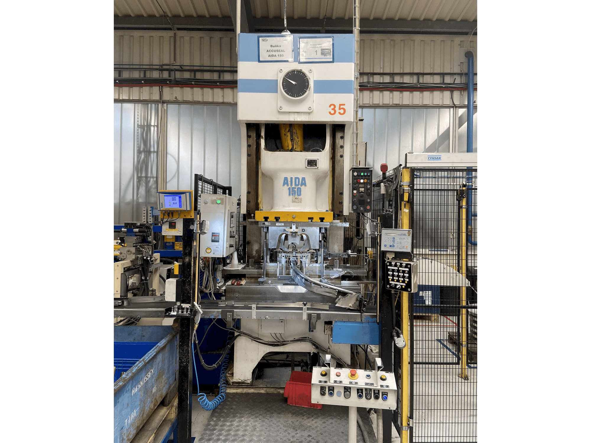 Makine AIDA NC1-150(2) (1996) - Önden görünüm