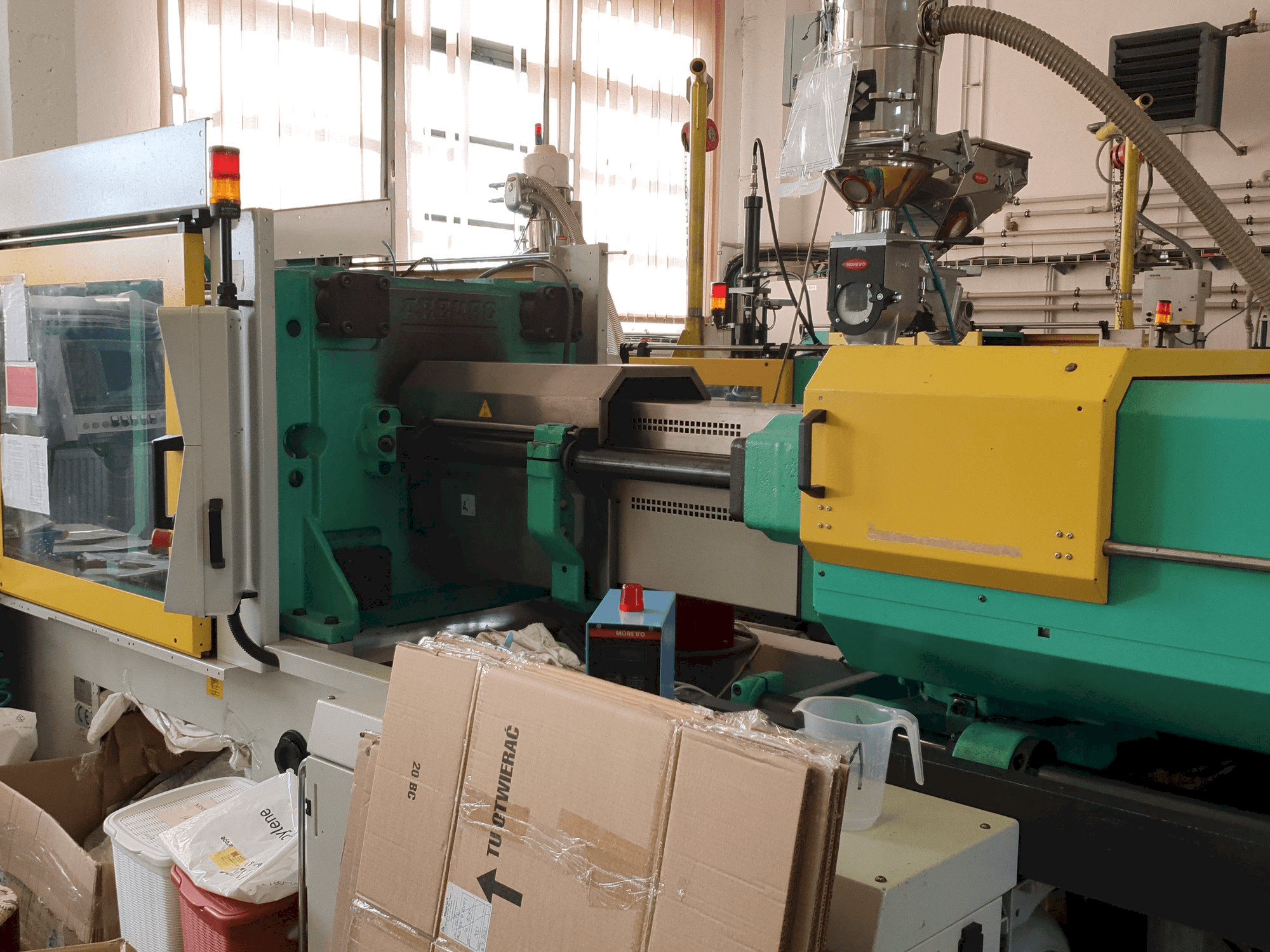 Makine Arburg 570C 2200 - 1300 - Önden görünüm