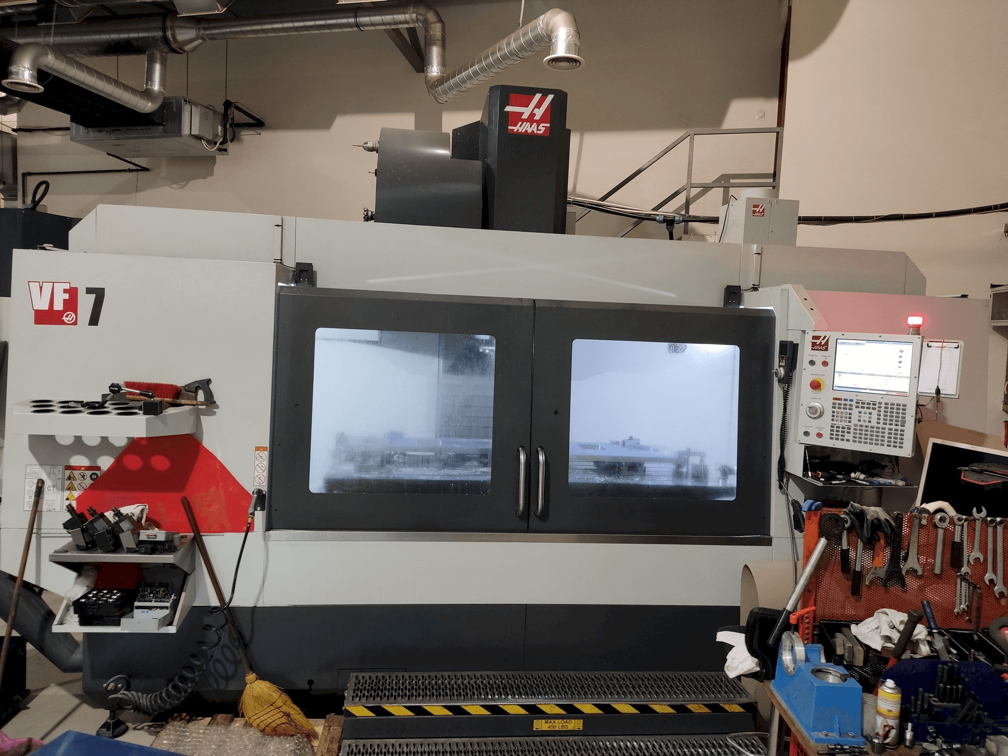 Makine HAAS VF-7 - Önden görünüm