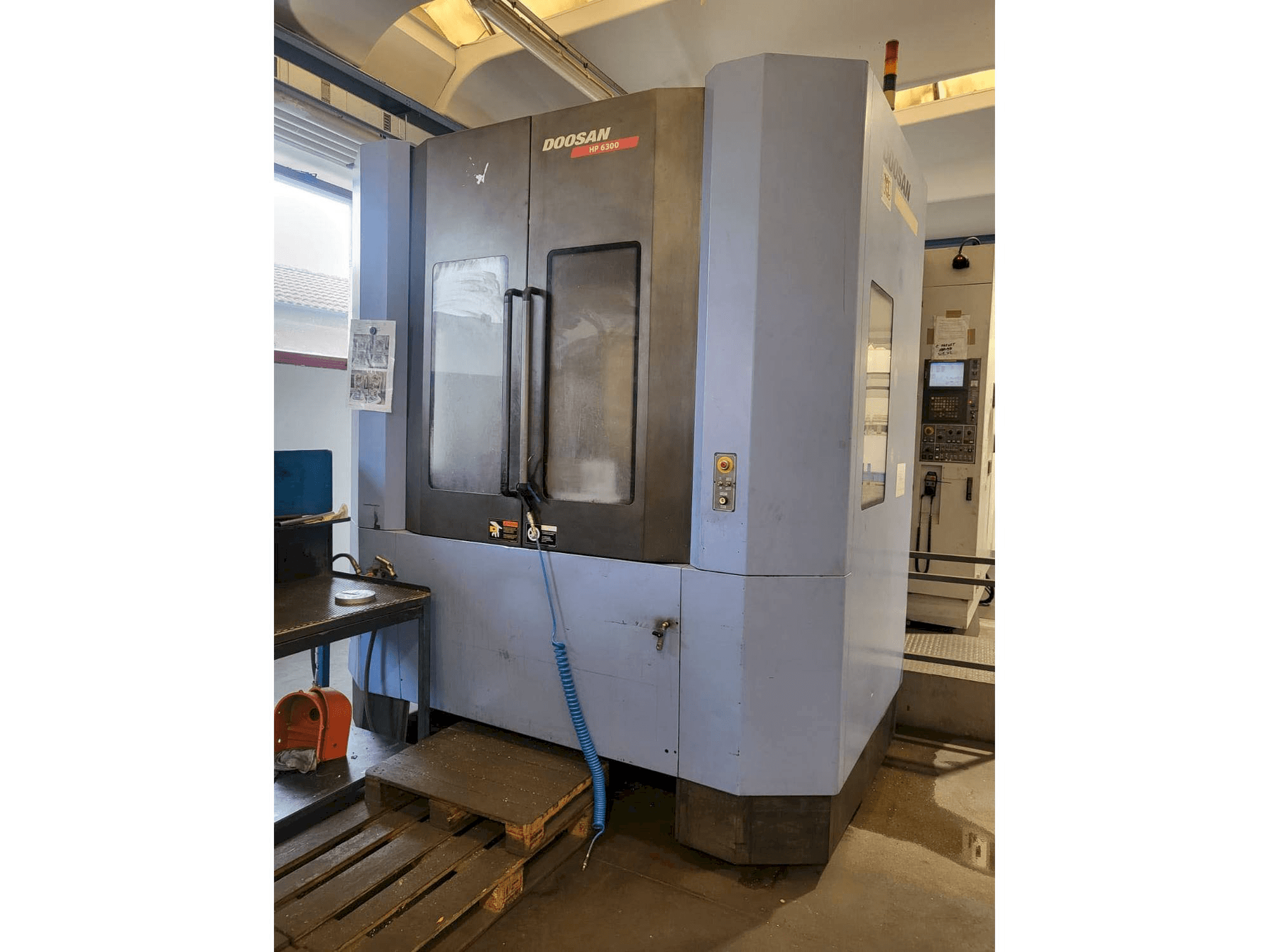 Makine Doosan HP 6300 - Önden görünüm