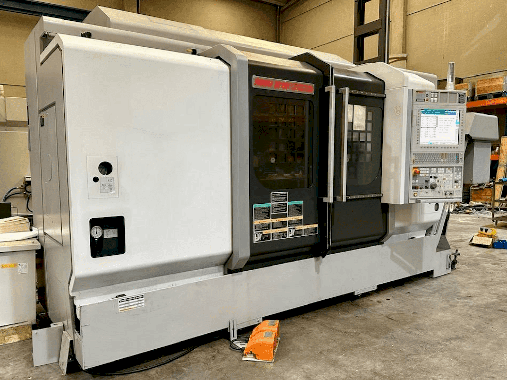 Makine MORI SEIKI NZX 2500/1000Y - Önden görünüm
