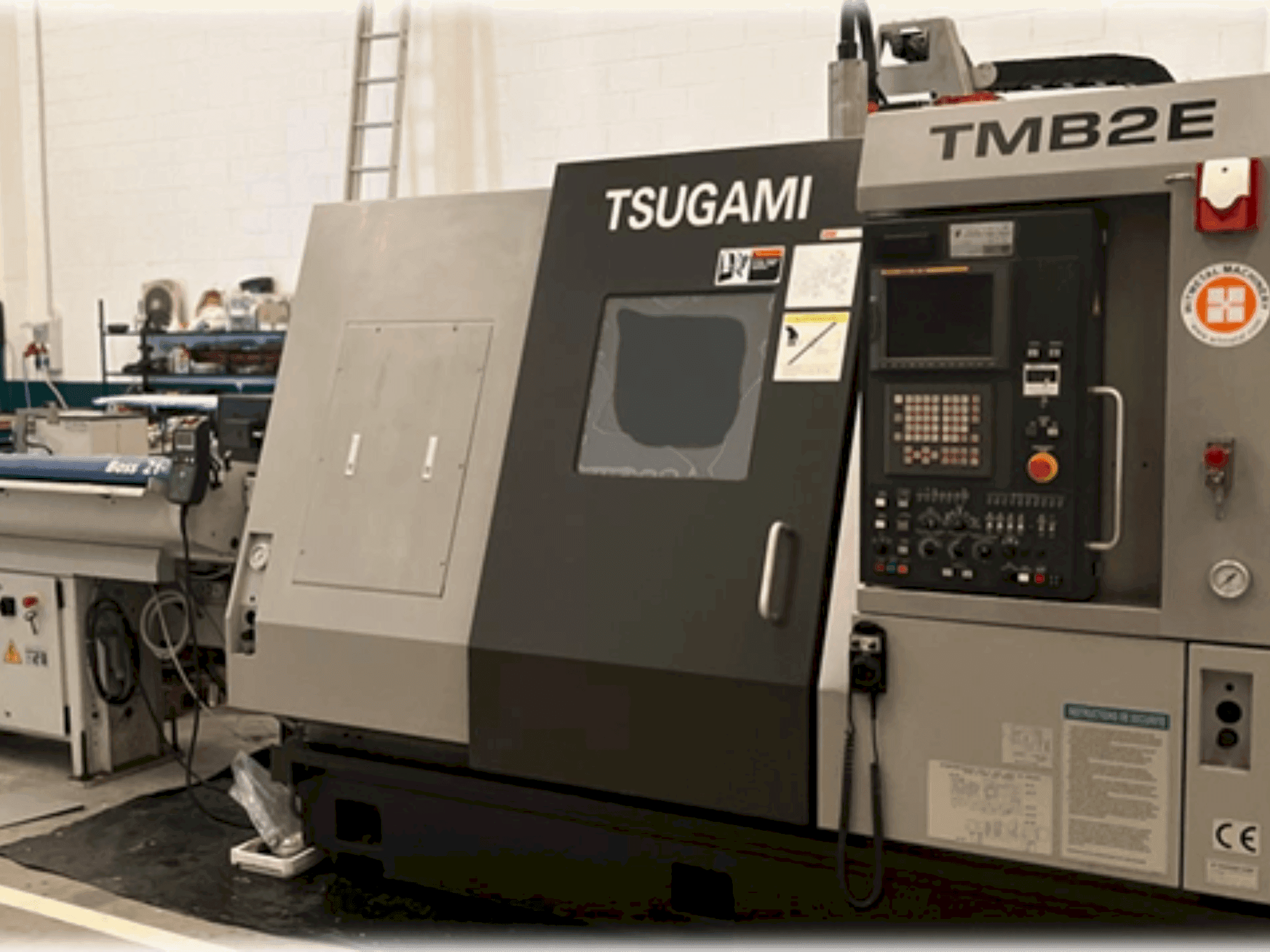 Makine TSUGAMI TMB 2E - Önden görünüm
