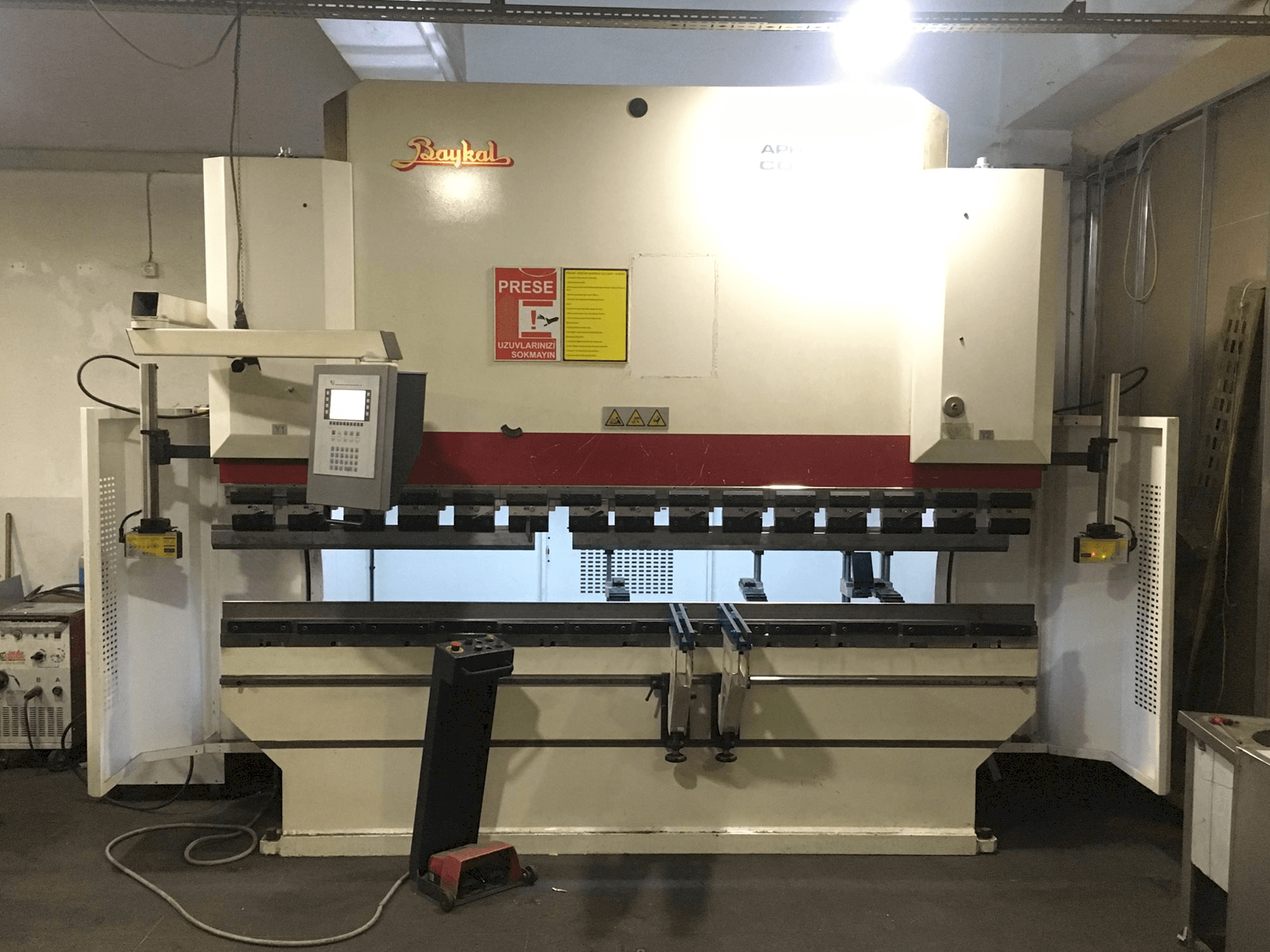 Makine Baykal APHS 31120 - Önden görünüm