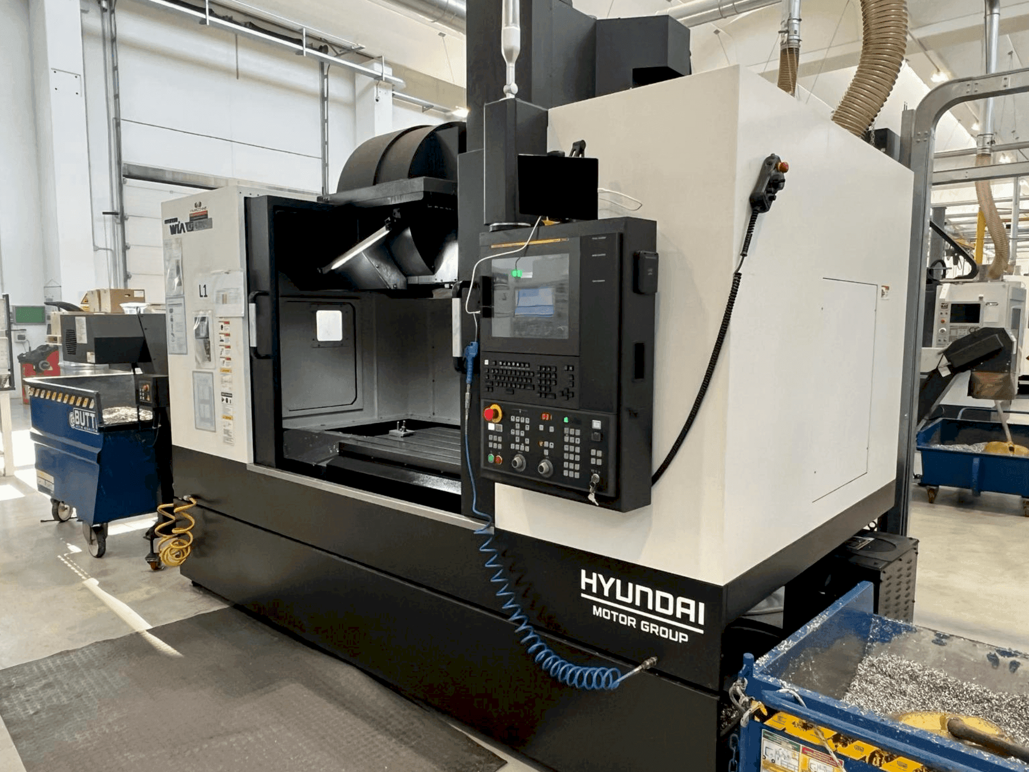 Makine Hyundai KF6700II - Önden görünüm