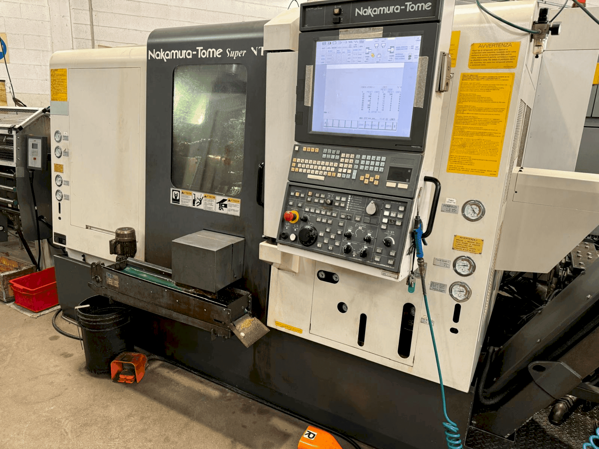 Makine NAKAMURA Super NTY3-100 - Önden görünüm