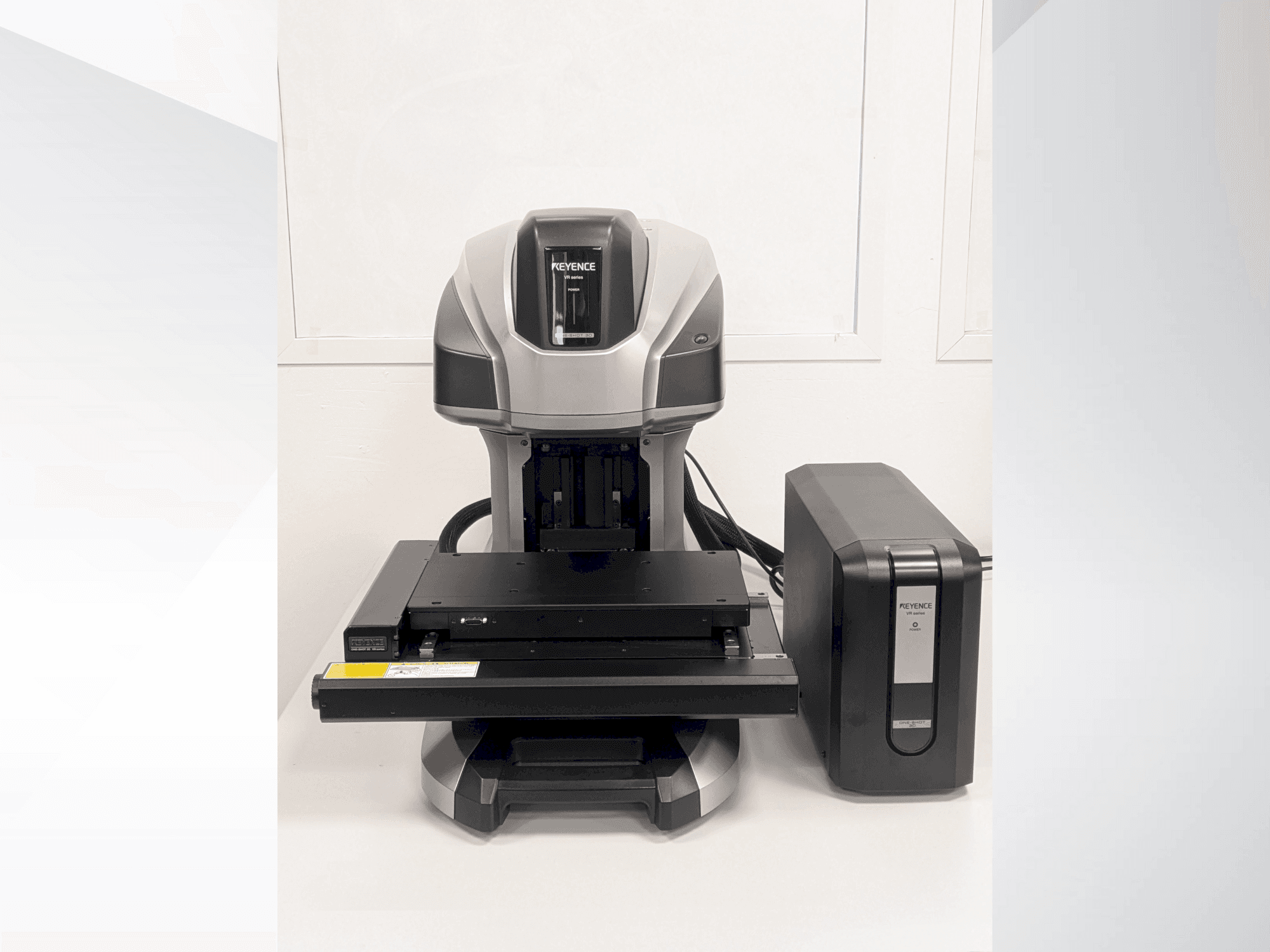 Makine KEYENCE VR-6200 - Önden görünüm