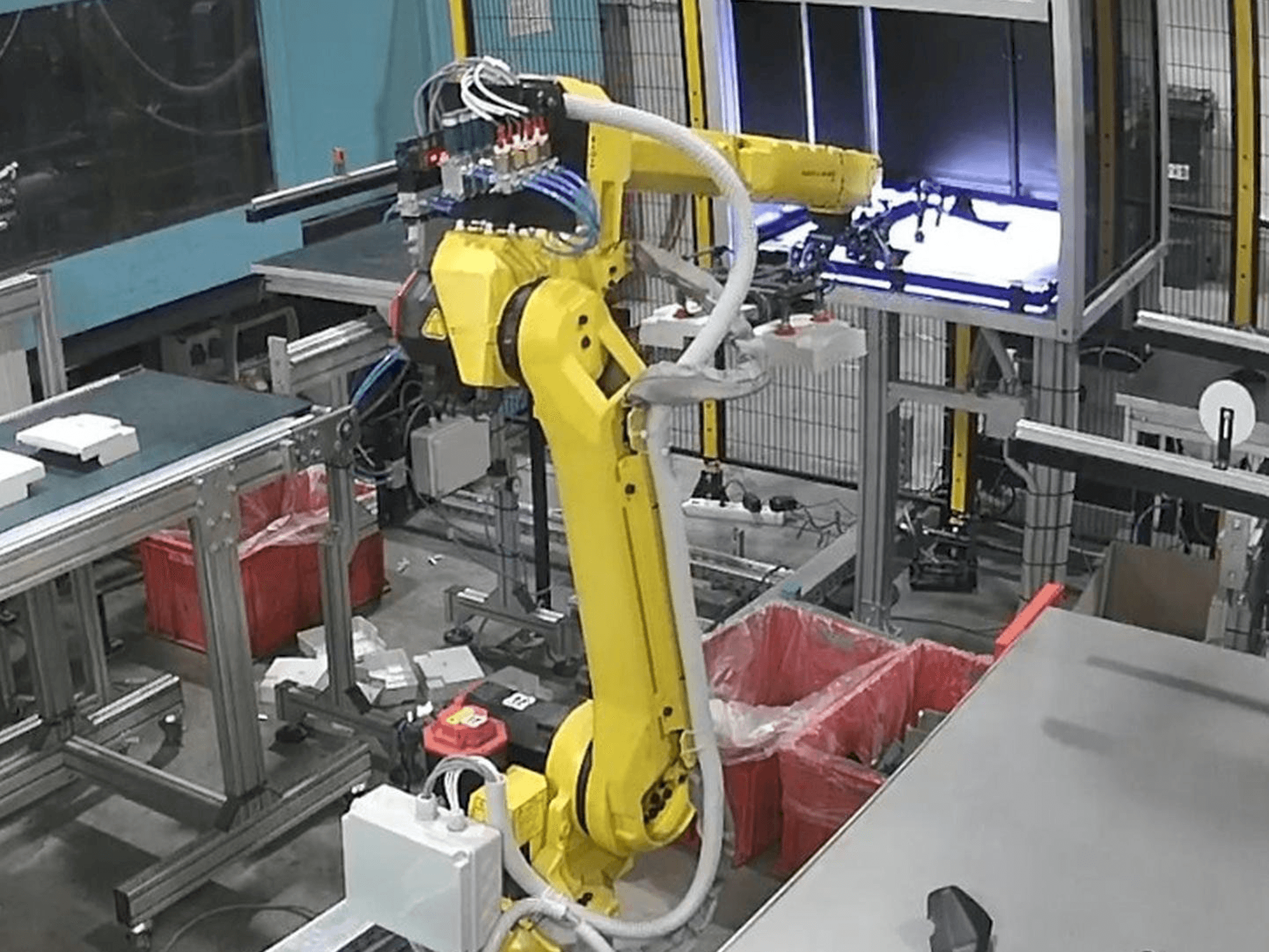 Makine FANUC M20iA12L - Önden görünüm