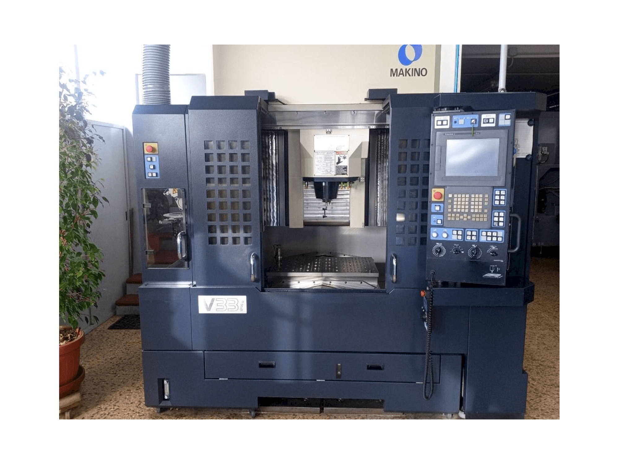 Makine Makino V33i A15F - Önden görünüm