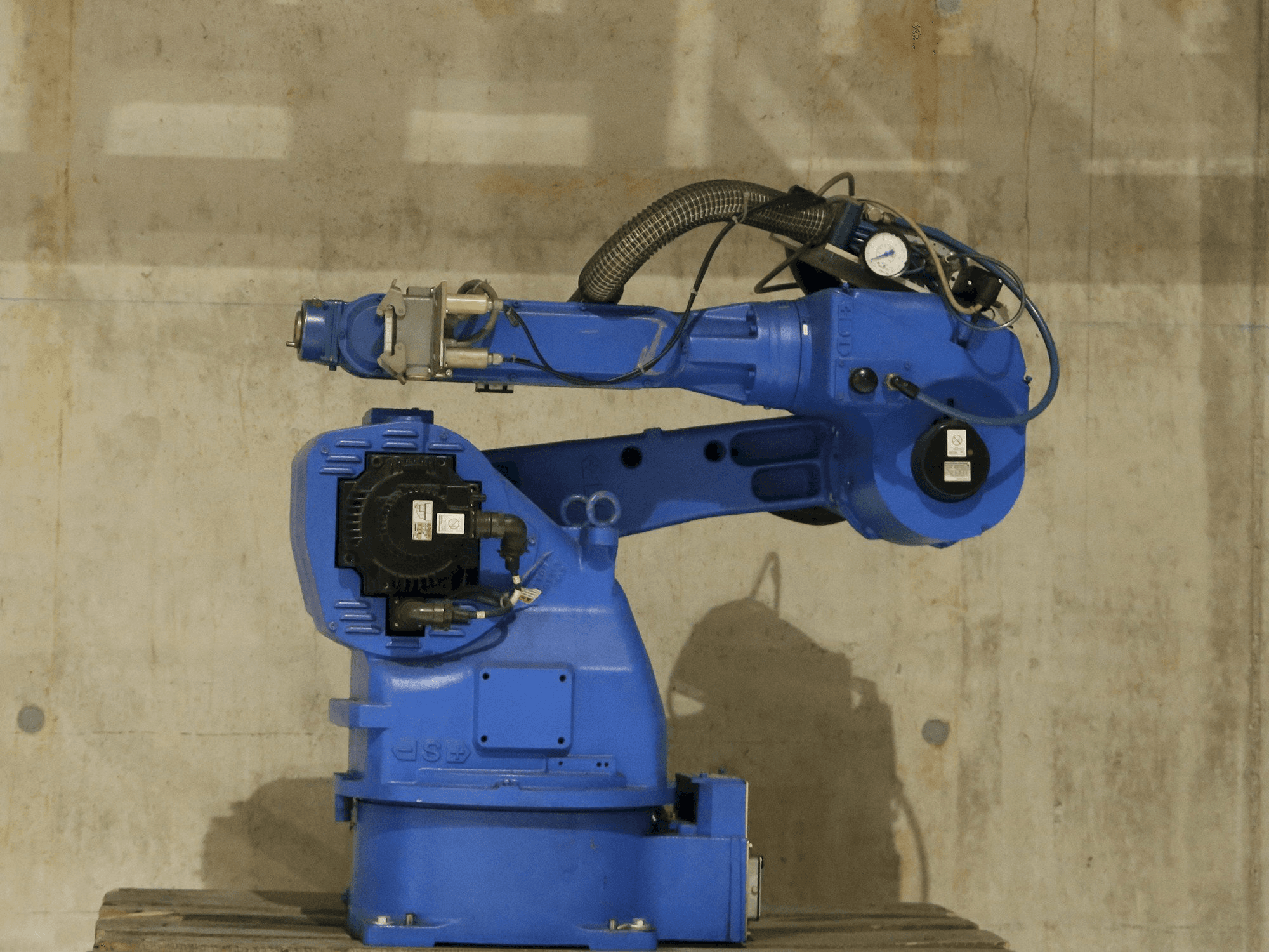 Makine Yaskawa Motoman UP20 - Sol görünüm