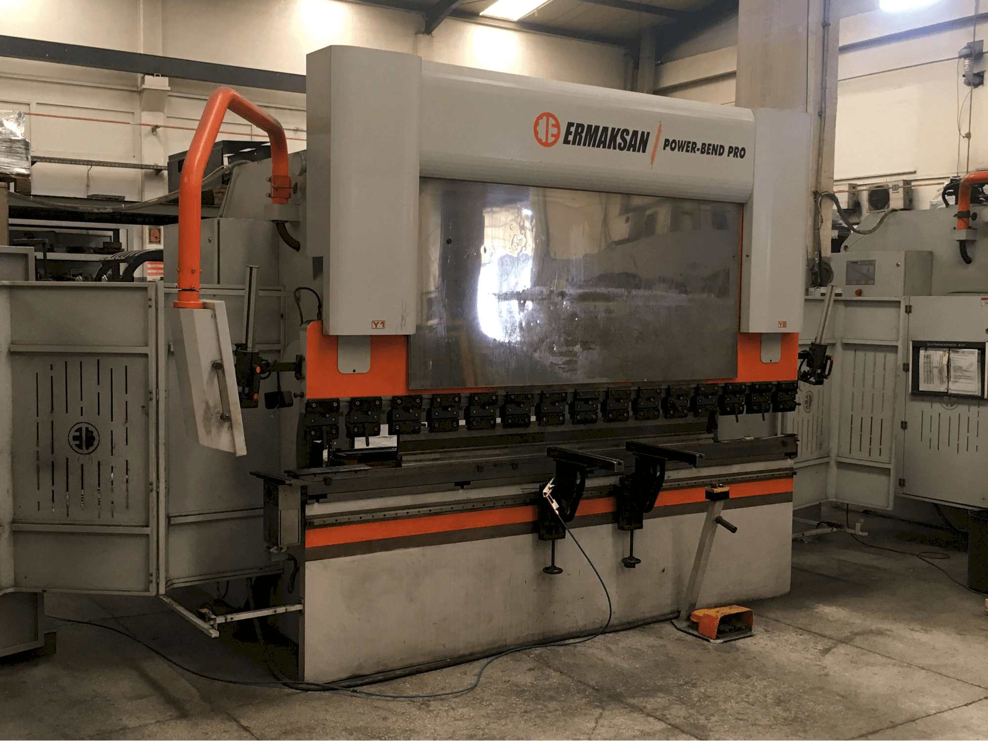 Makine ERMAKSAN - Sol görünüm POWER-BEND PRO 3100x135