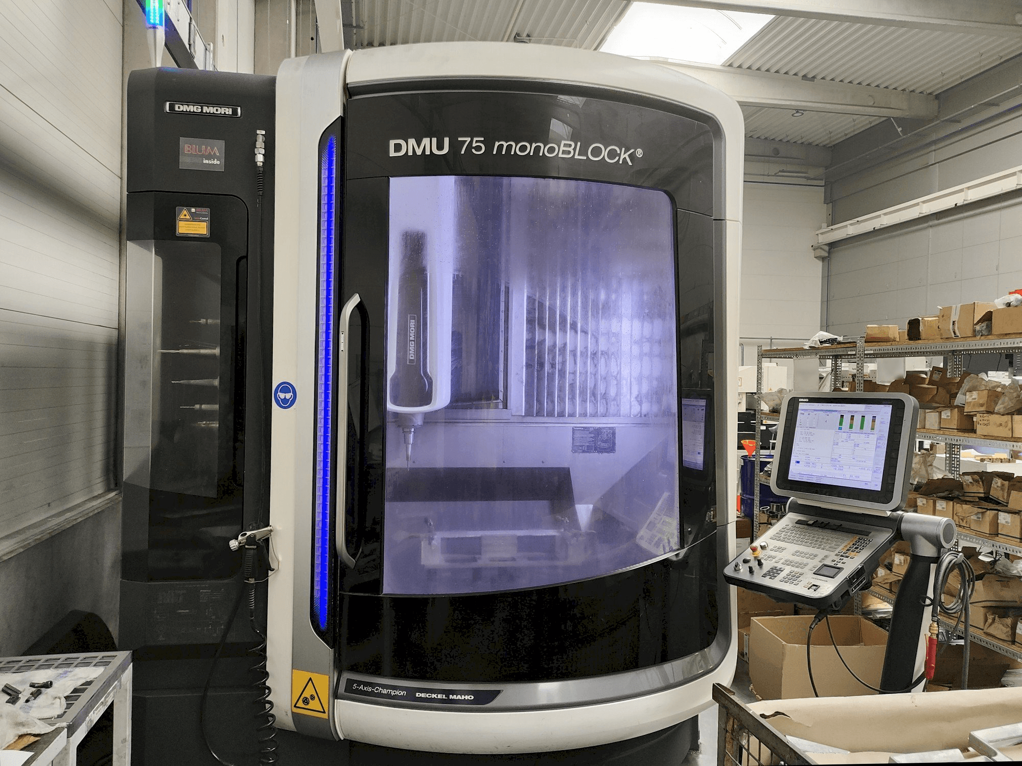 Makine DMG MORI DMU 75 monoBLOCK - Önden görünüm