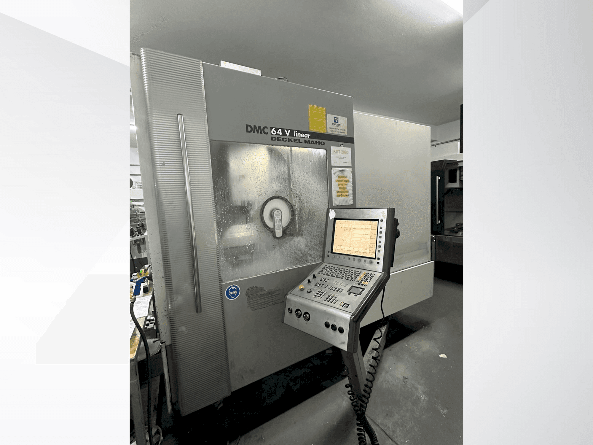 Makine DECKEL MAHO 64 V Linear - Önden görünüm