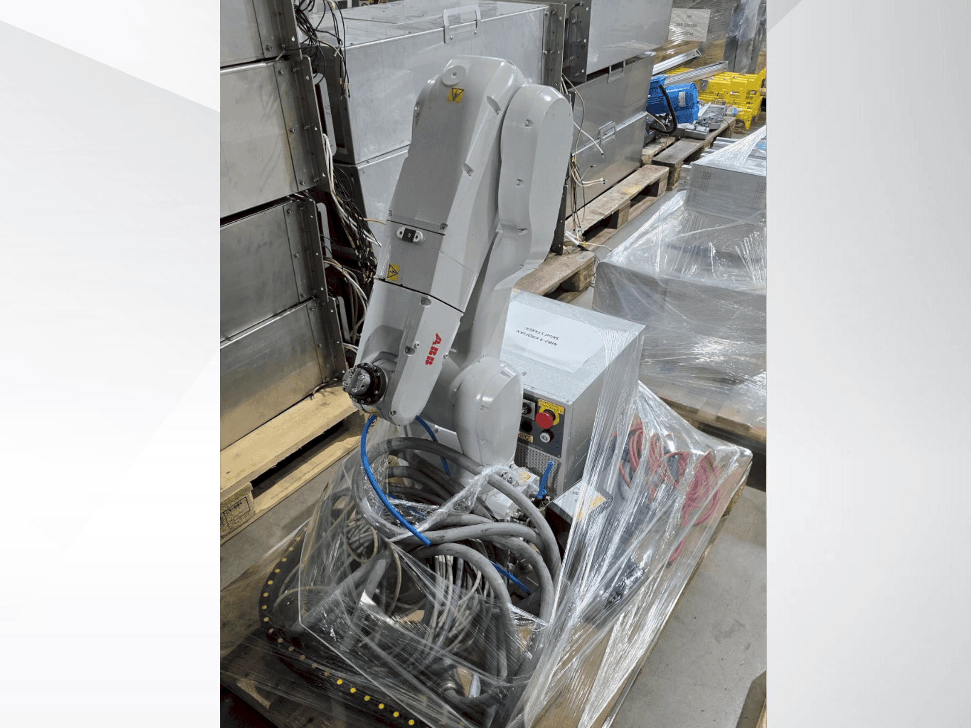 Makine ABB IRB 1200-5/0.9 (2023) - Önden görünüm