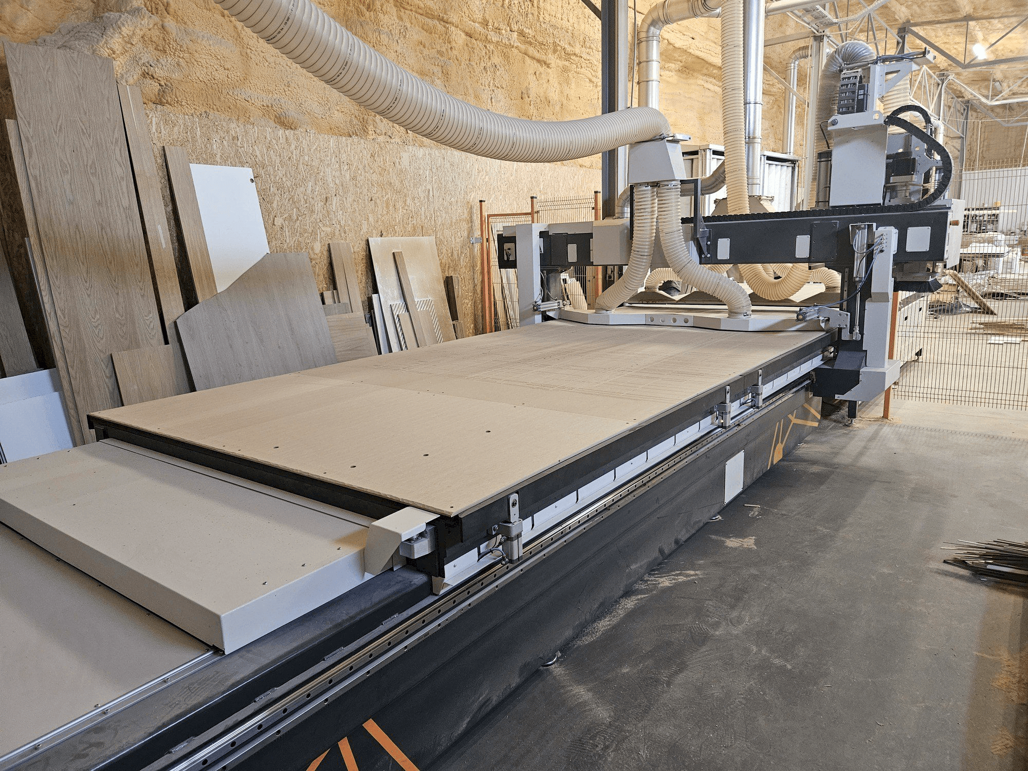 Makine INFOTEC 4121 PRO EVO - Önden görünüm