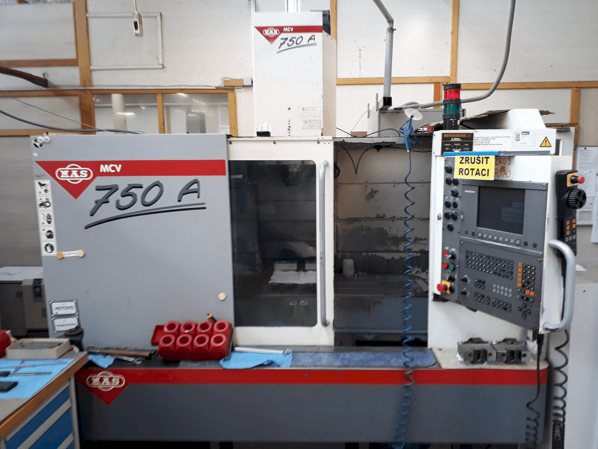 Makine KOVOSVIT MAS MCV 750A - Önden görünüm