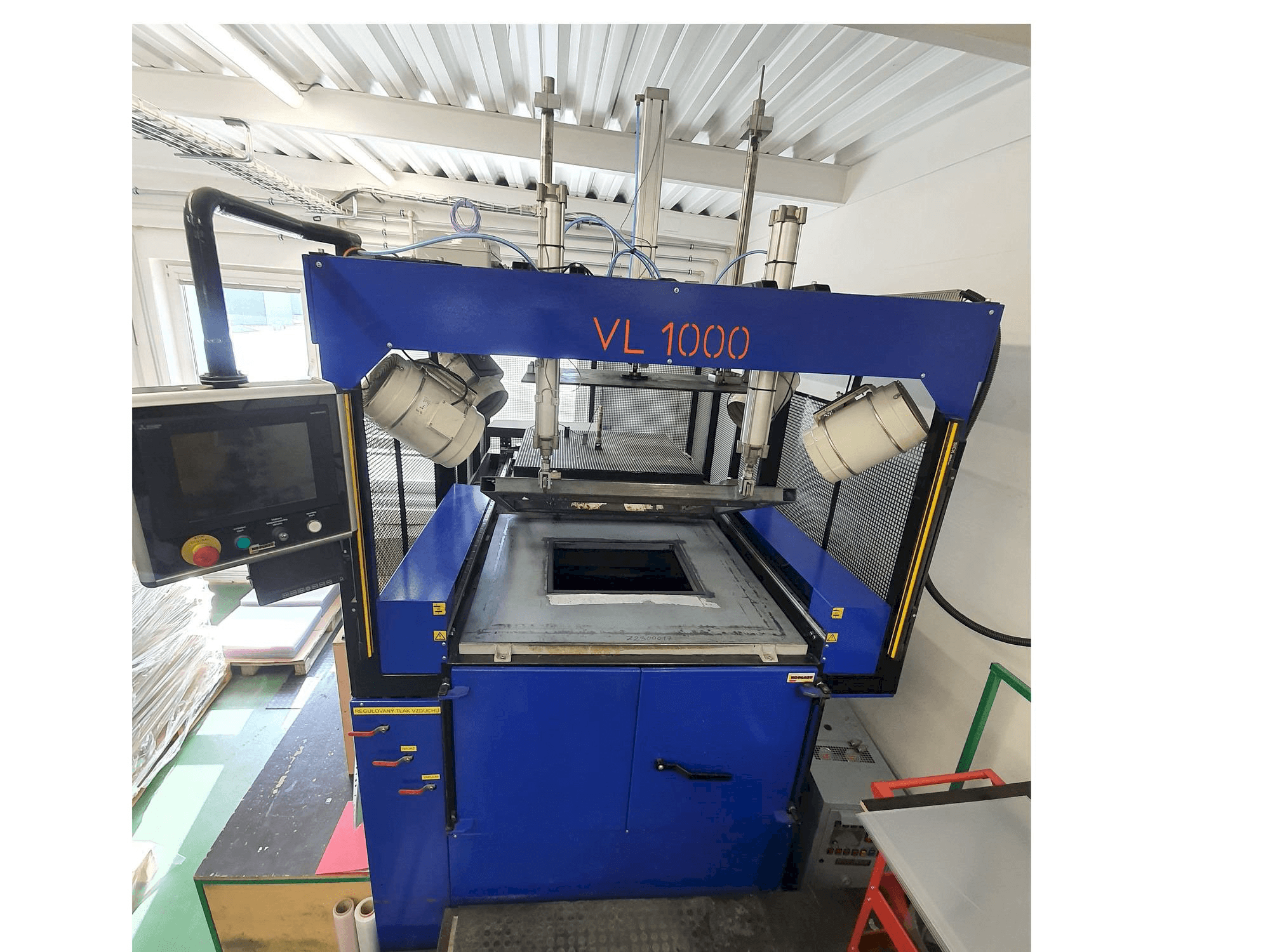 Makine Koplast VL 1000 - Önden görünüm