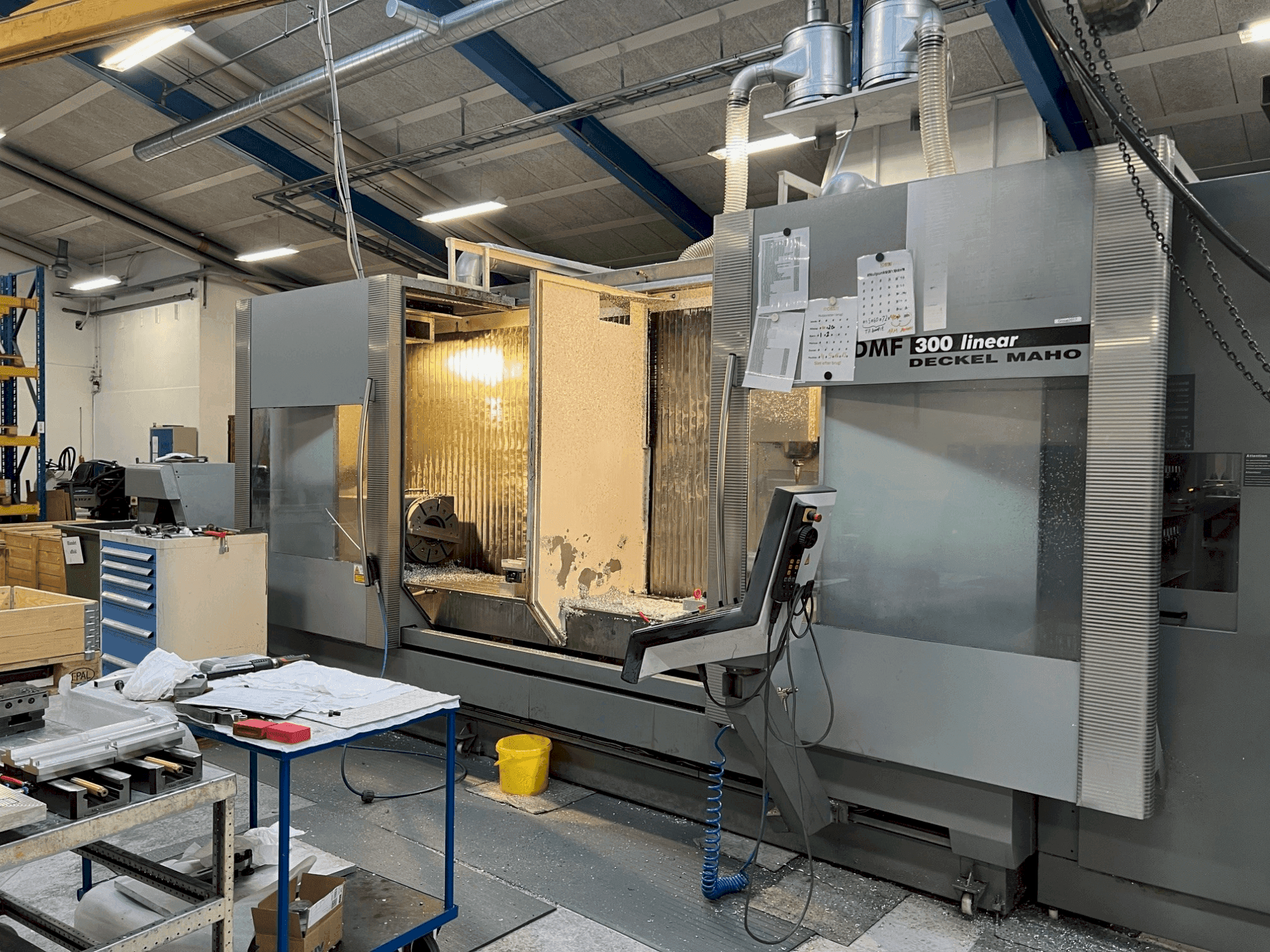 Makine DMG DECKEL MAHO DMF 300 - Önden görünüm