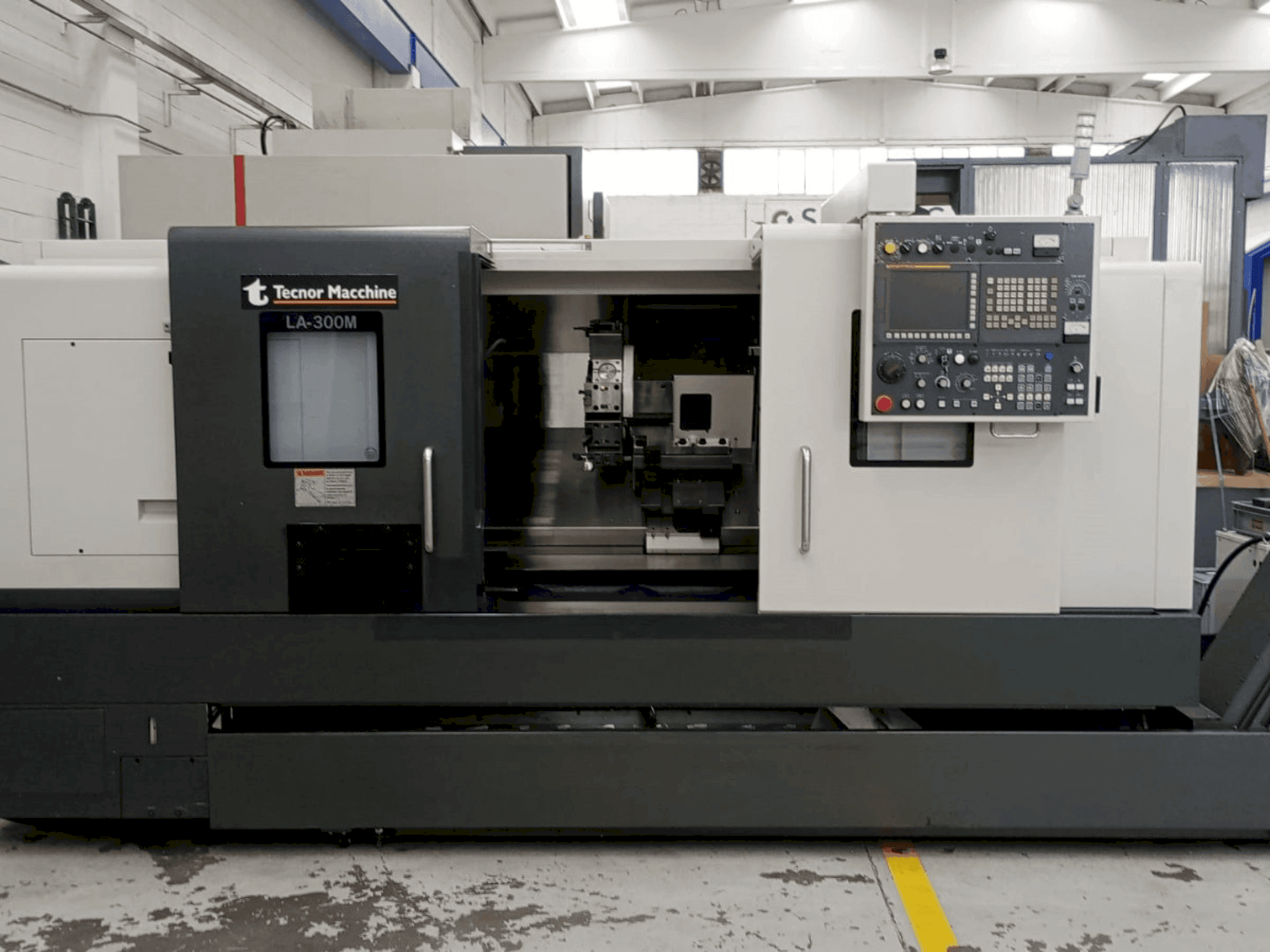Makine Takisawa LA-300 CNC - Önden görünüm