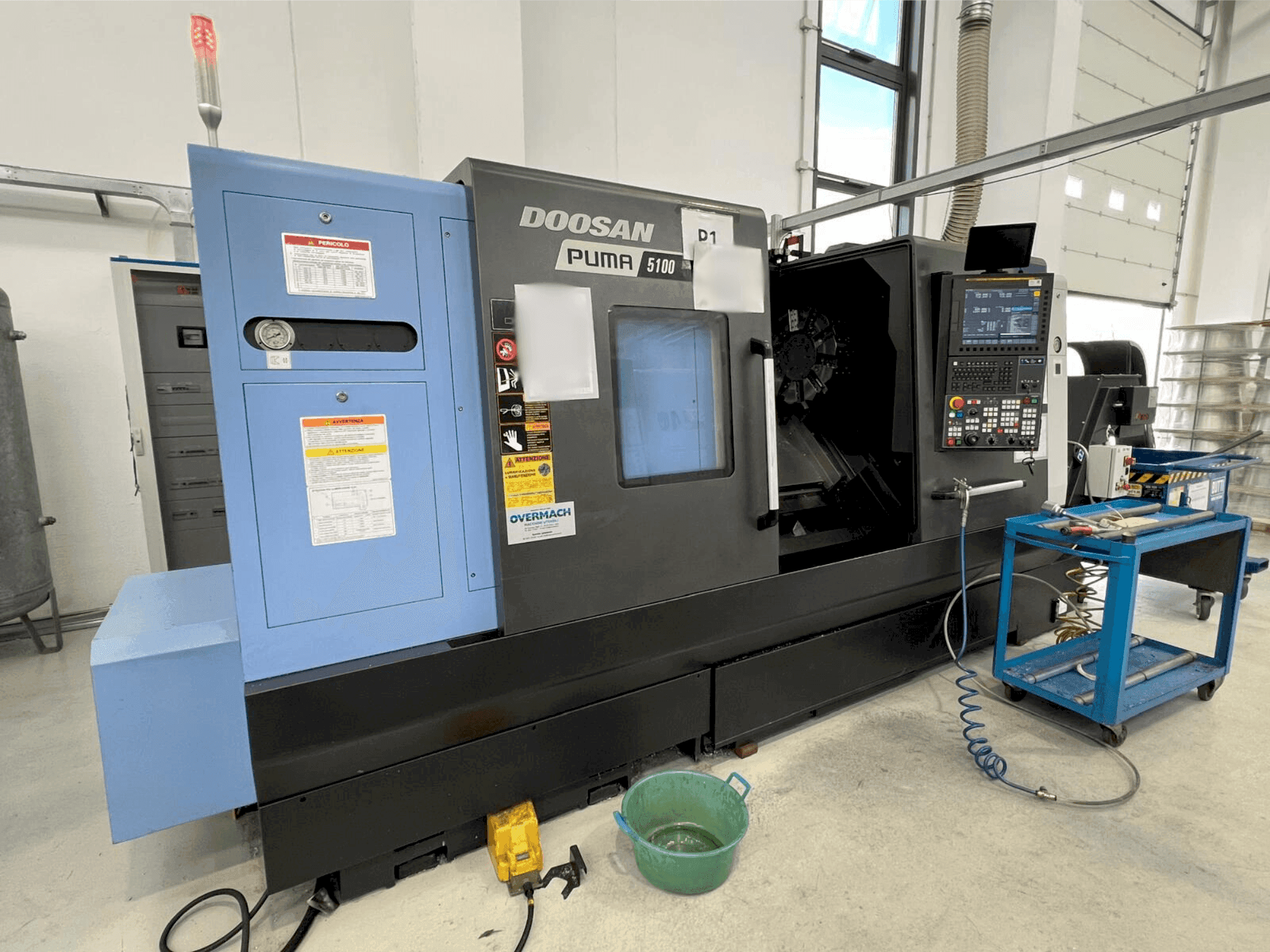 Makine DOOSAN Puma 5100B - Önden görünüm