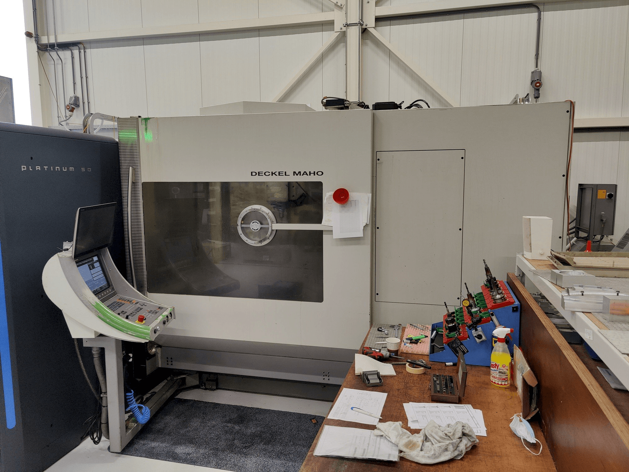 Makine DMU 80P HD - Önden görünüm