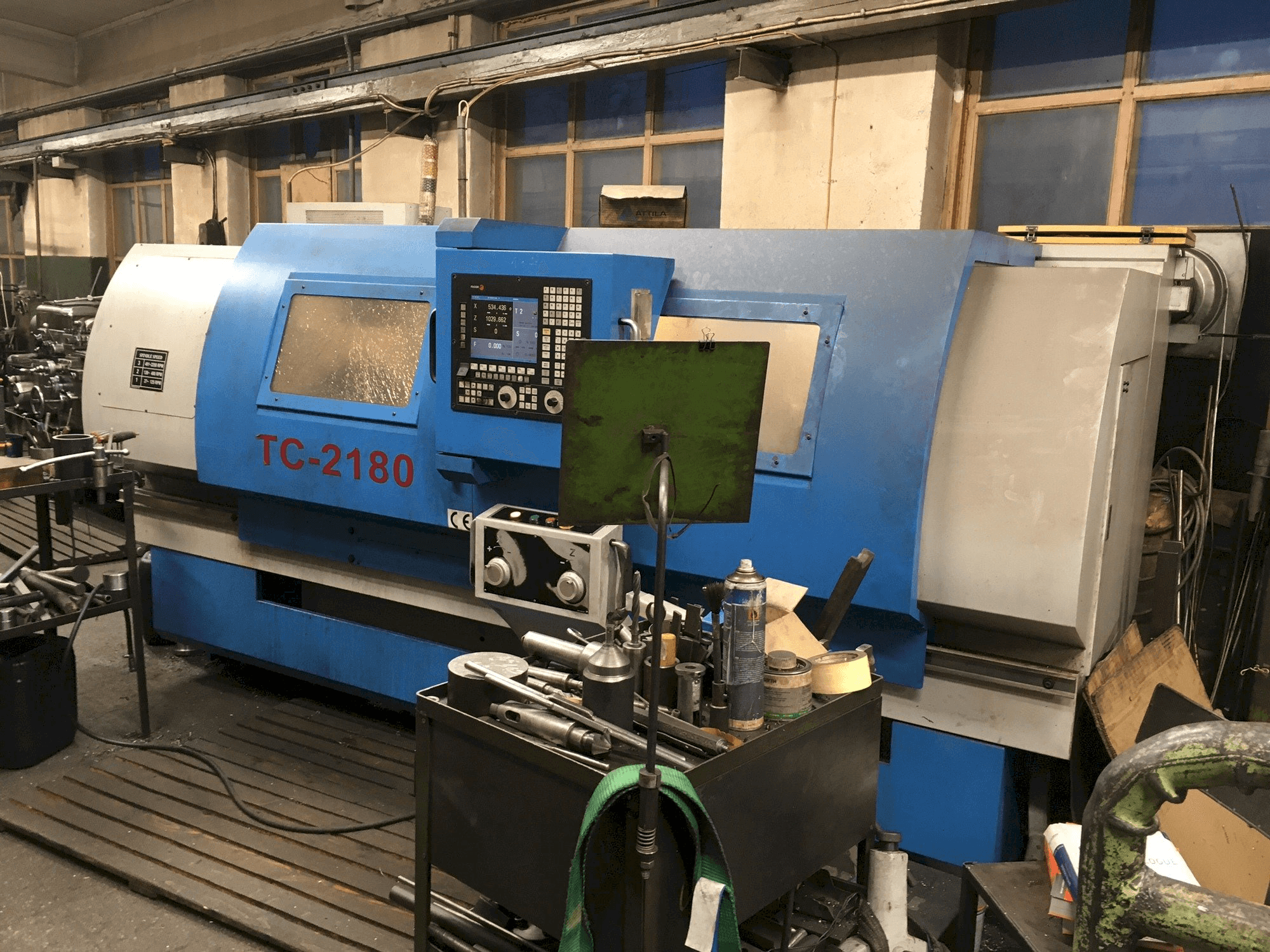 Makine KNUTH RIC-TC2180 - Önden görünüm