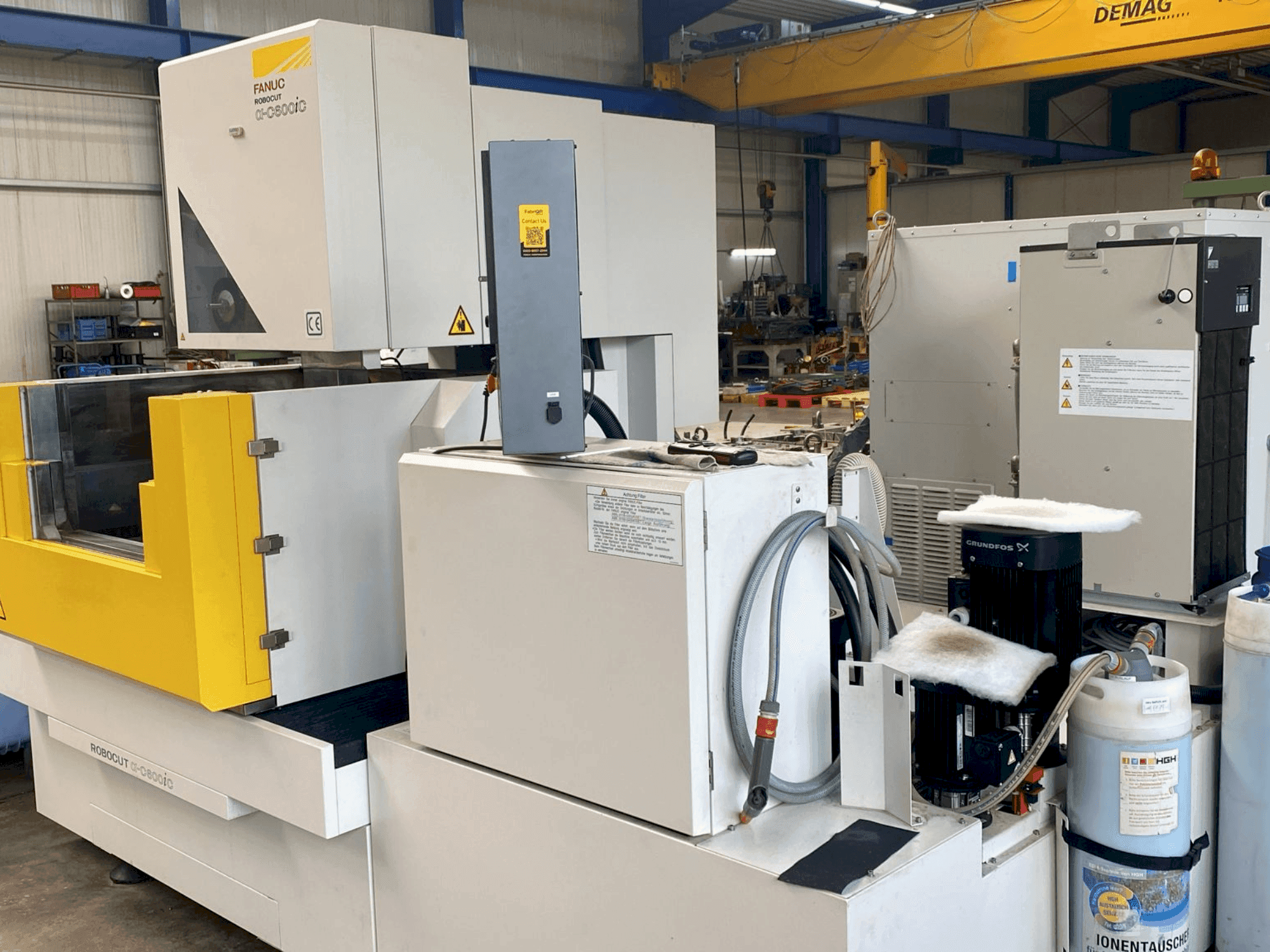Makine FANUC Robocut a-C600iC - Z400 - Önden görünüm