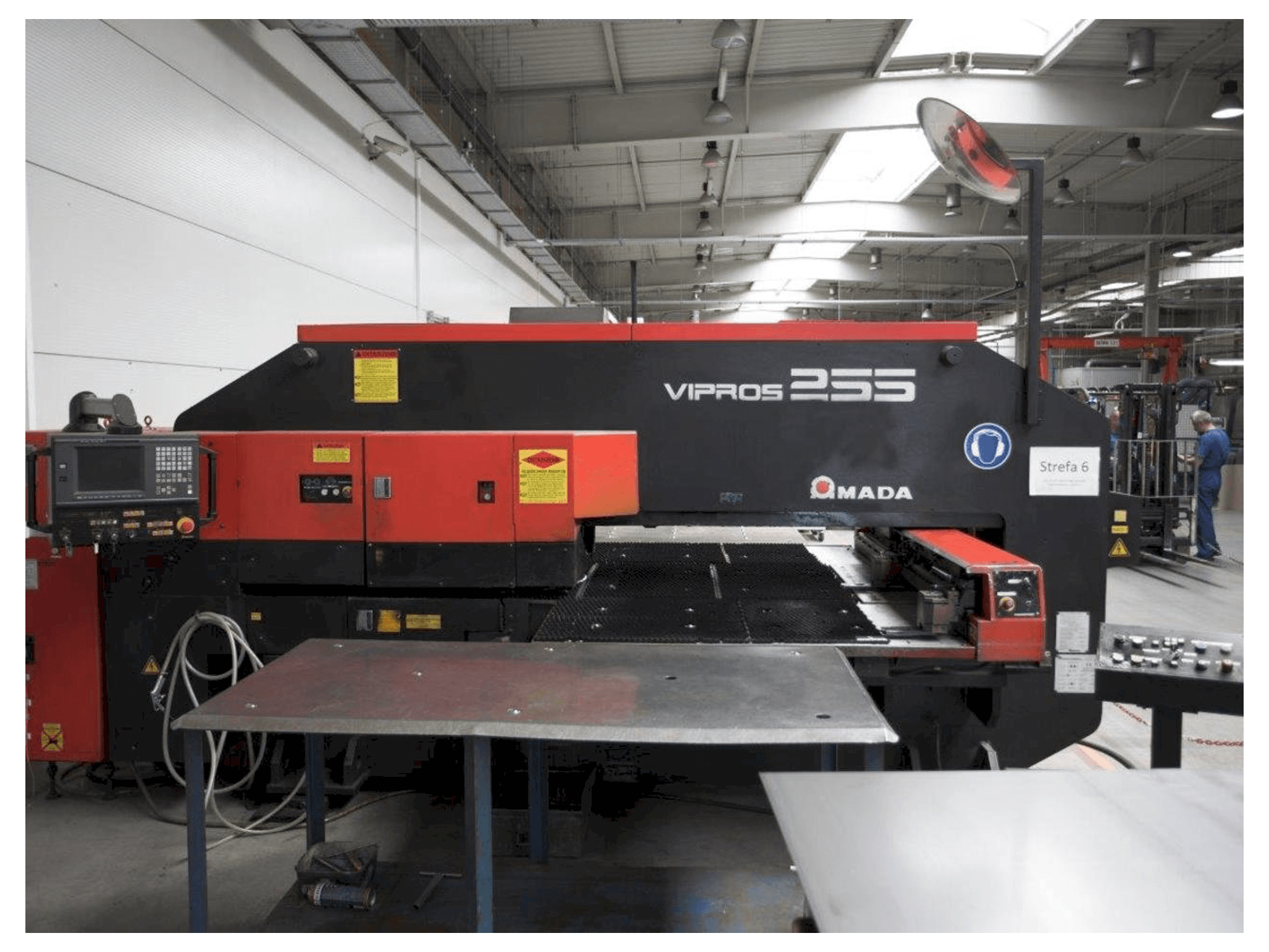 Makine AMADA Vipros 255 - Önden görünüm