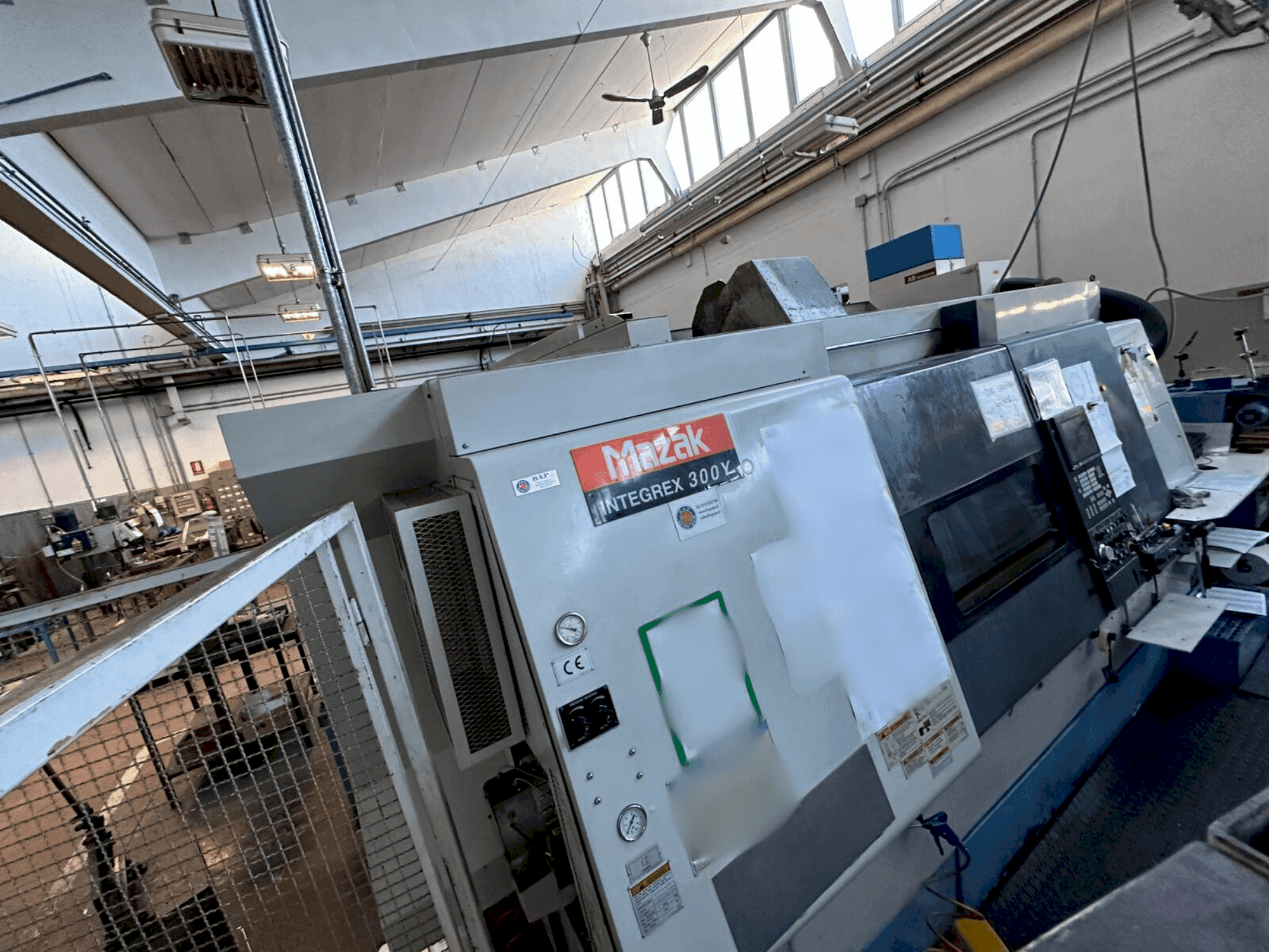 Makine Mazak INTEGREX 300Y - Önden görünüm