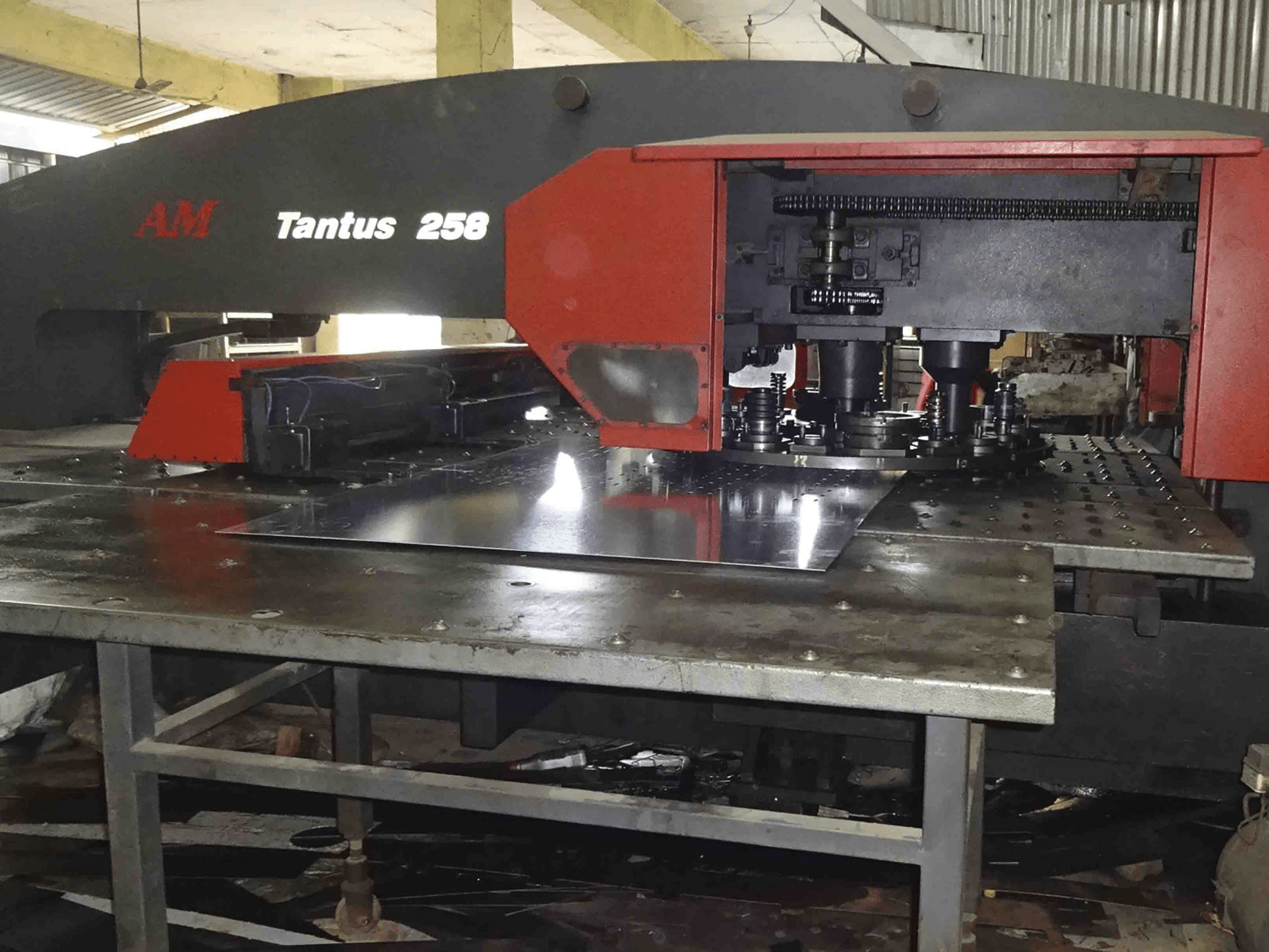 Makine AMC - Sağdan görünüm TAN-258