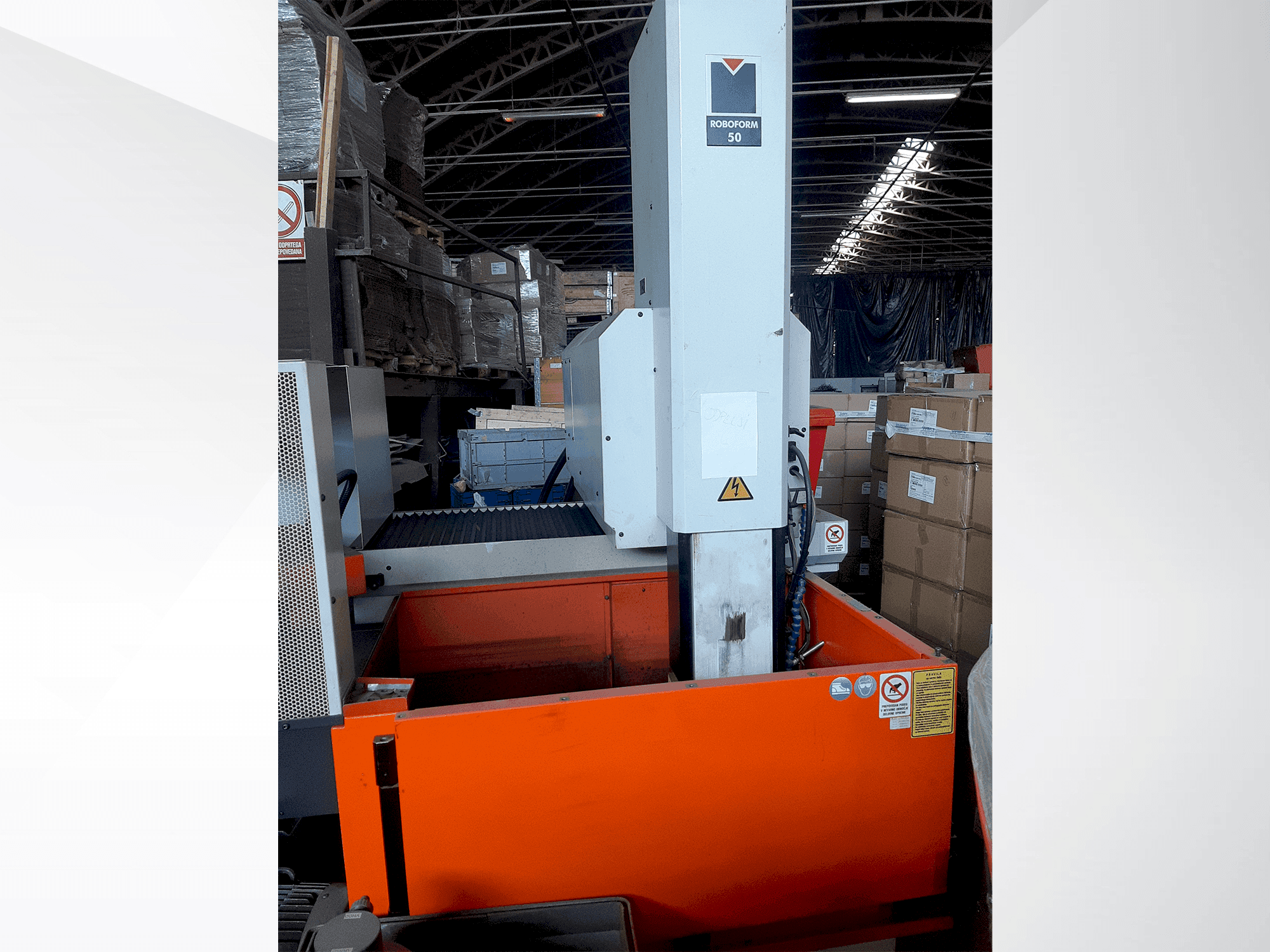 Makine CHARMILLES ROBOFORM 50 - Önden görünüm