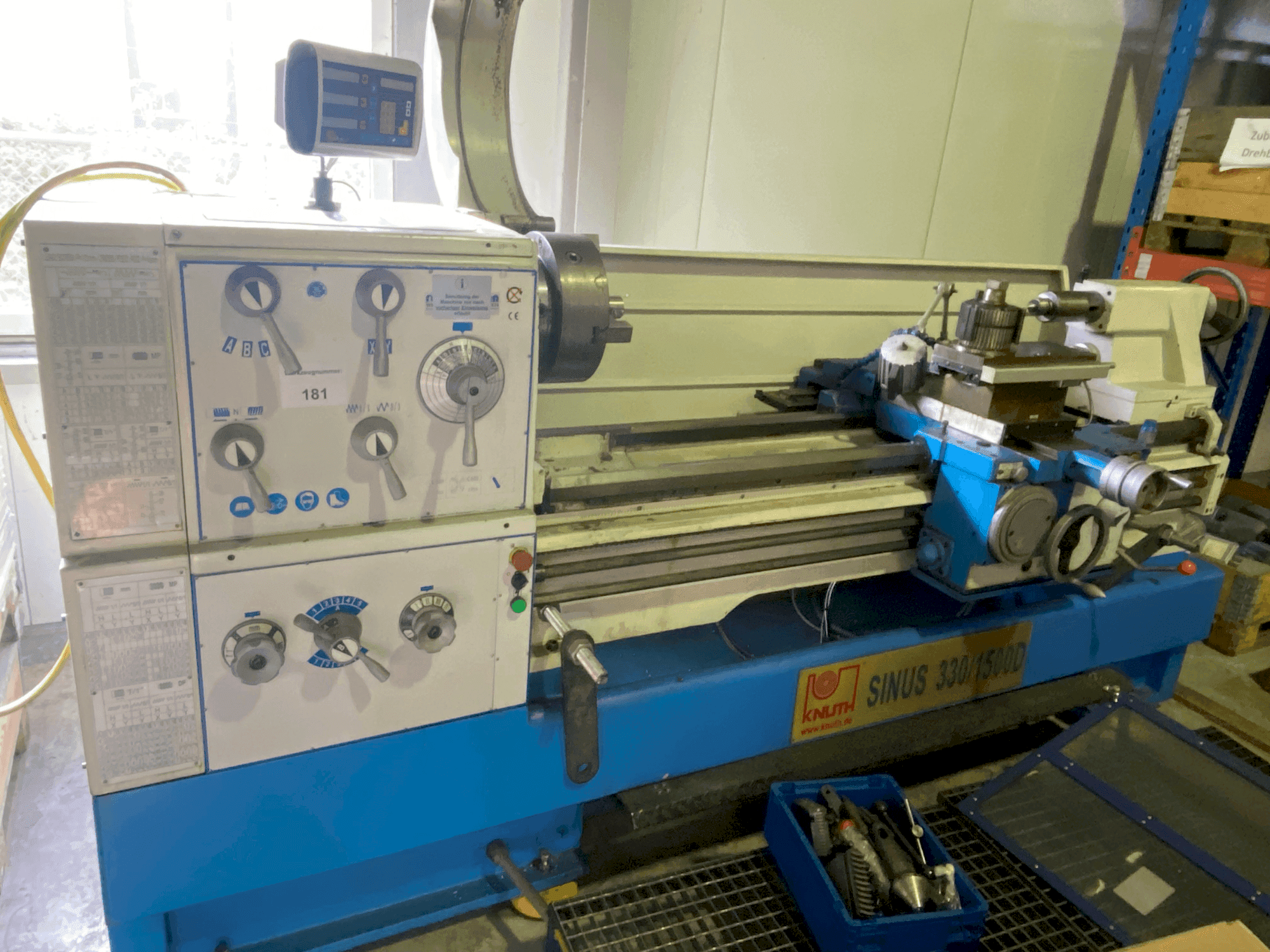 Makine KNUTH SINUS 330/1500 D - Önden görünüm