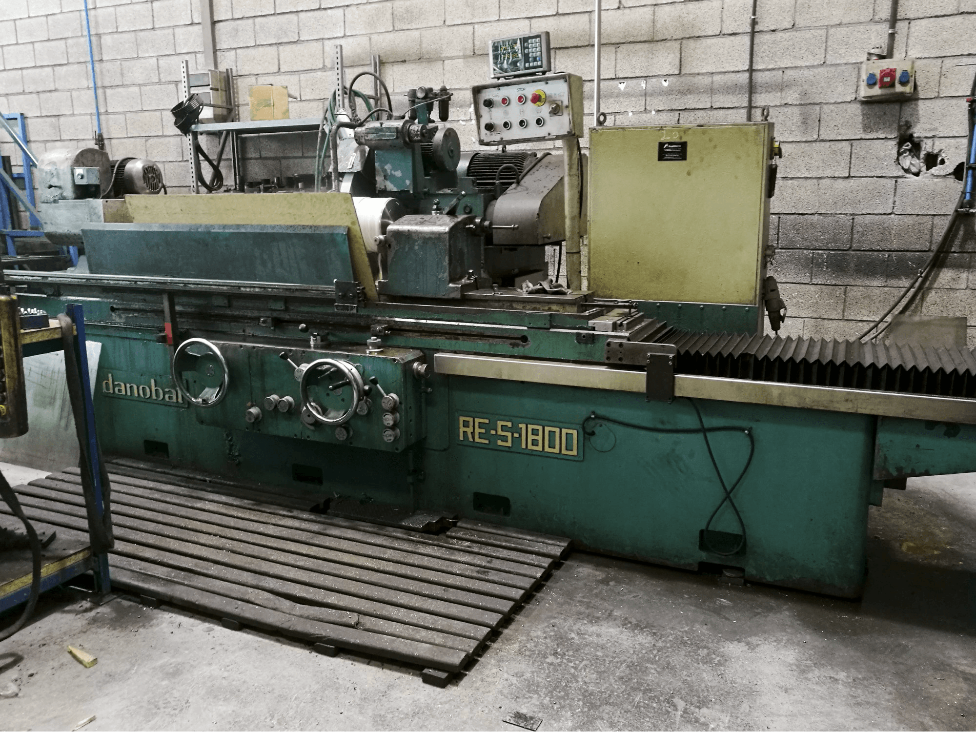 Makine DANOBAT - Önden görünüm RE-S-1800