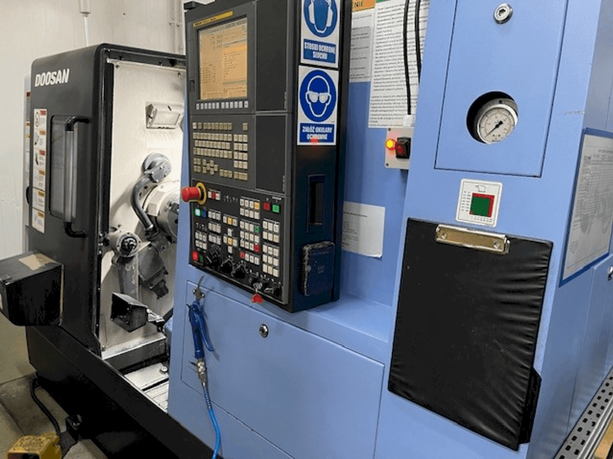 Makine DOOSAN Lynx 220 LMA - Önden görünüm