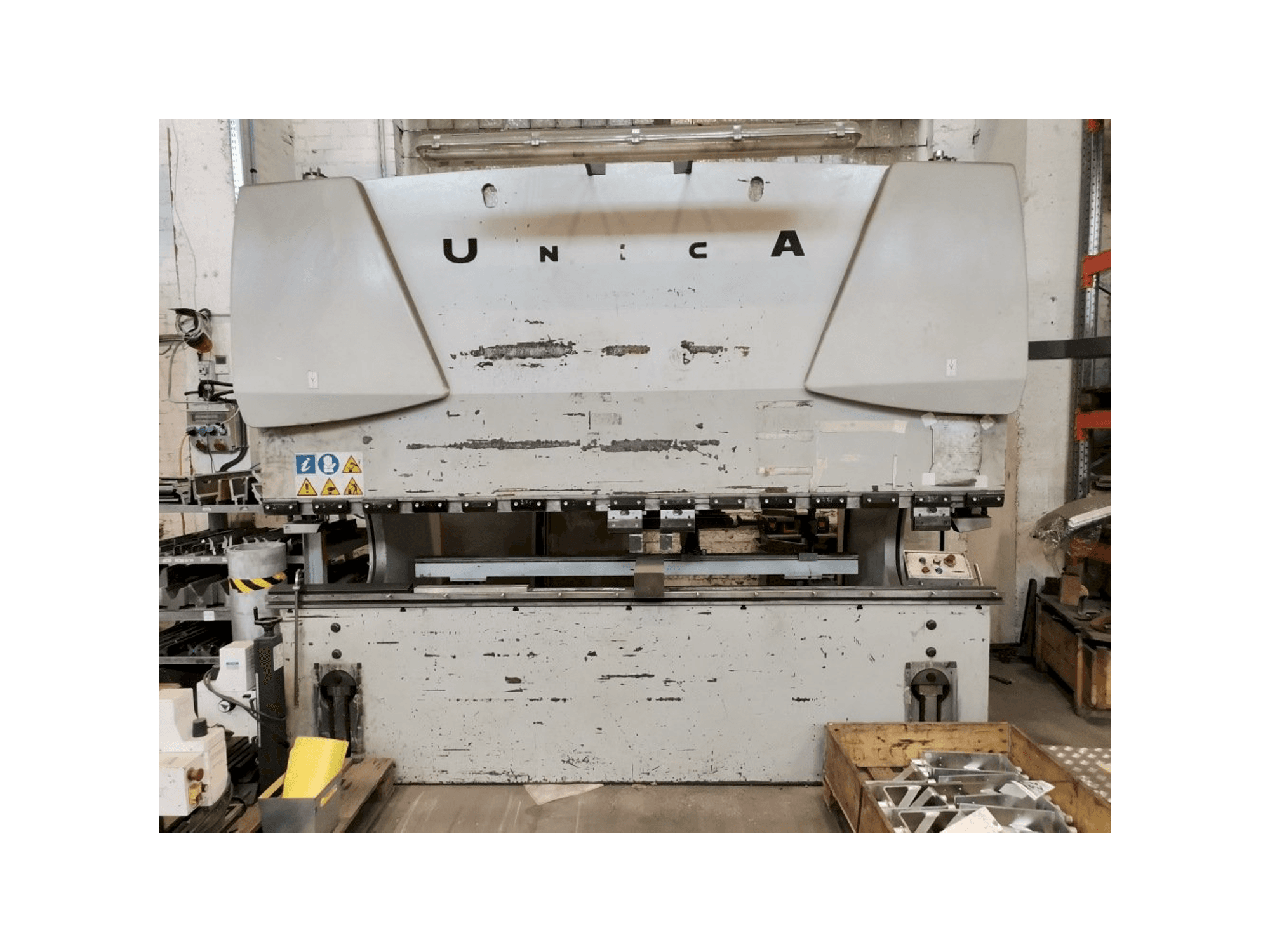 Makine Warcom UNICA30-100 - Önden görünüm