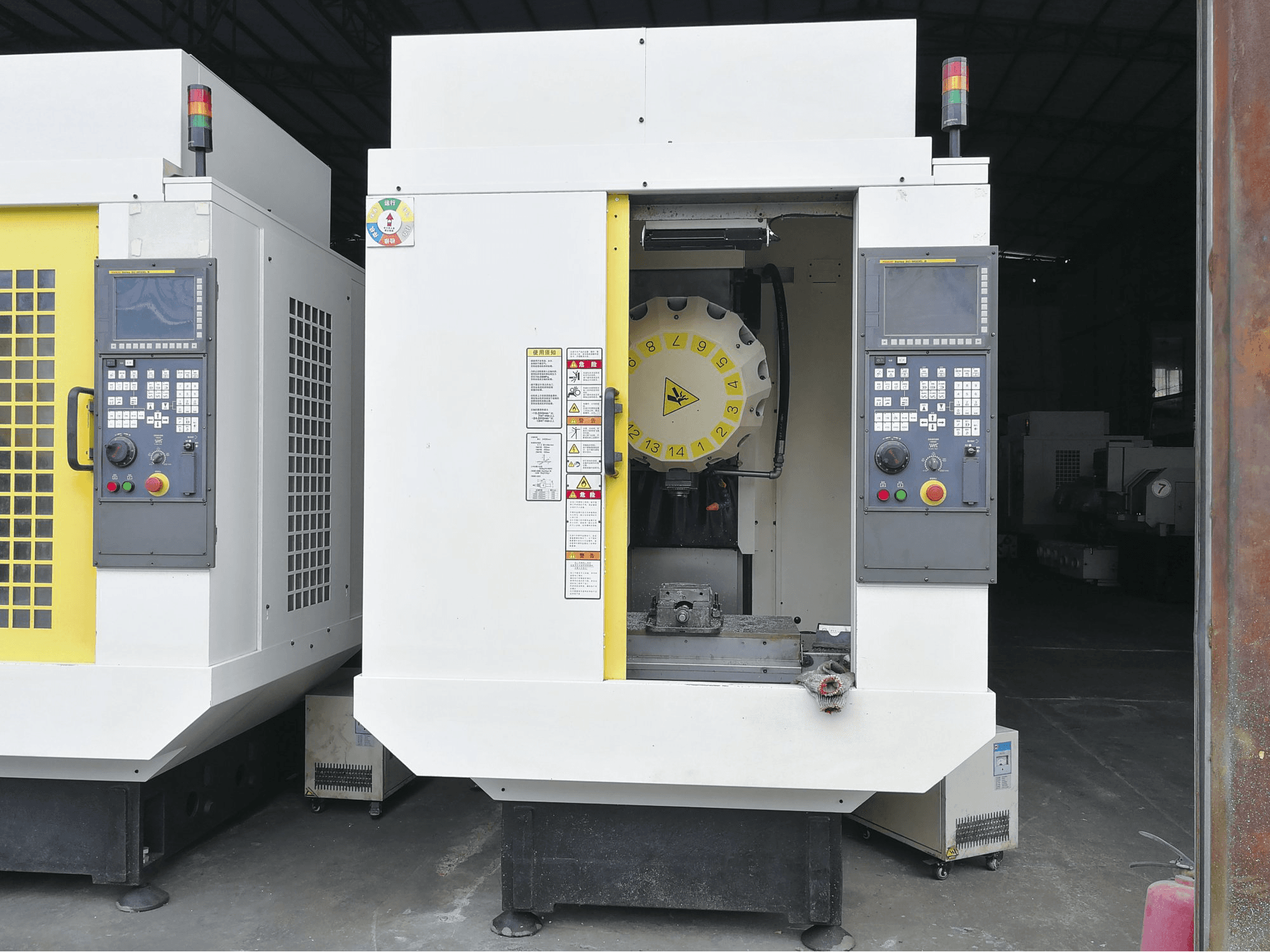 Makine FANUC - Önden görünüm α-D14MiA