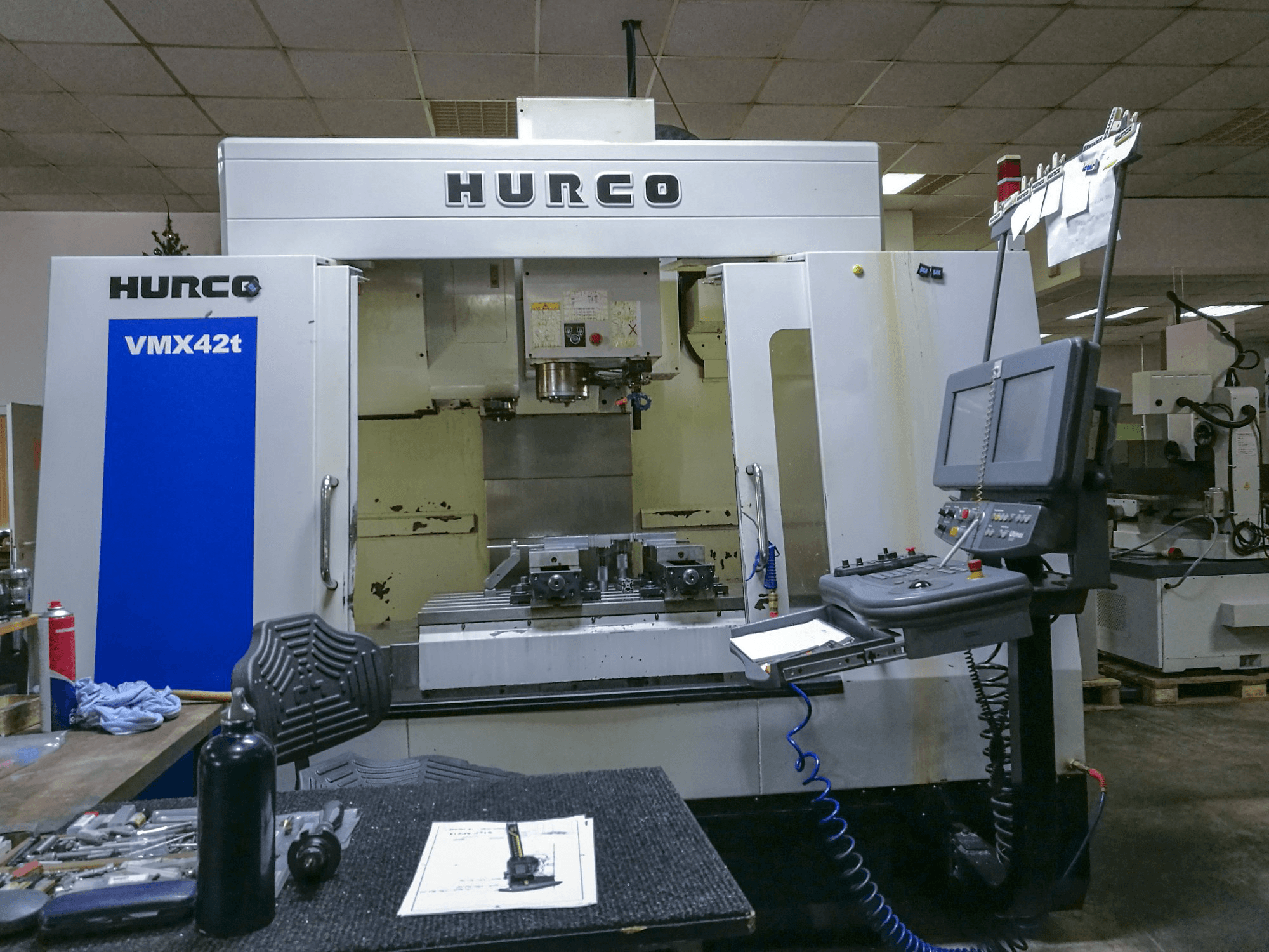 Makine Hurco - Önden görünüm VMX42T