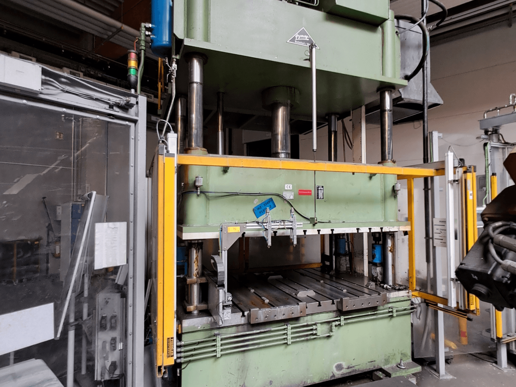Other marka HS 4 160-K metal pres makinesi, önden görünüm; büyük yeşil bir çerçeve, hidrolik silindirler ve güvenlik koruyucuları ile donatılmıştır.