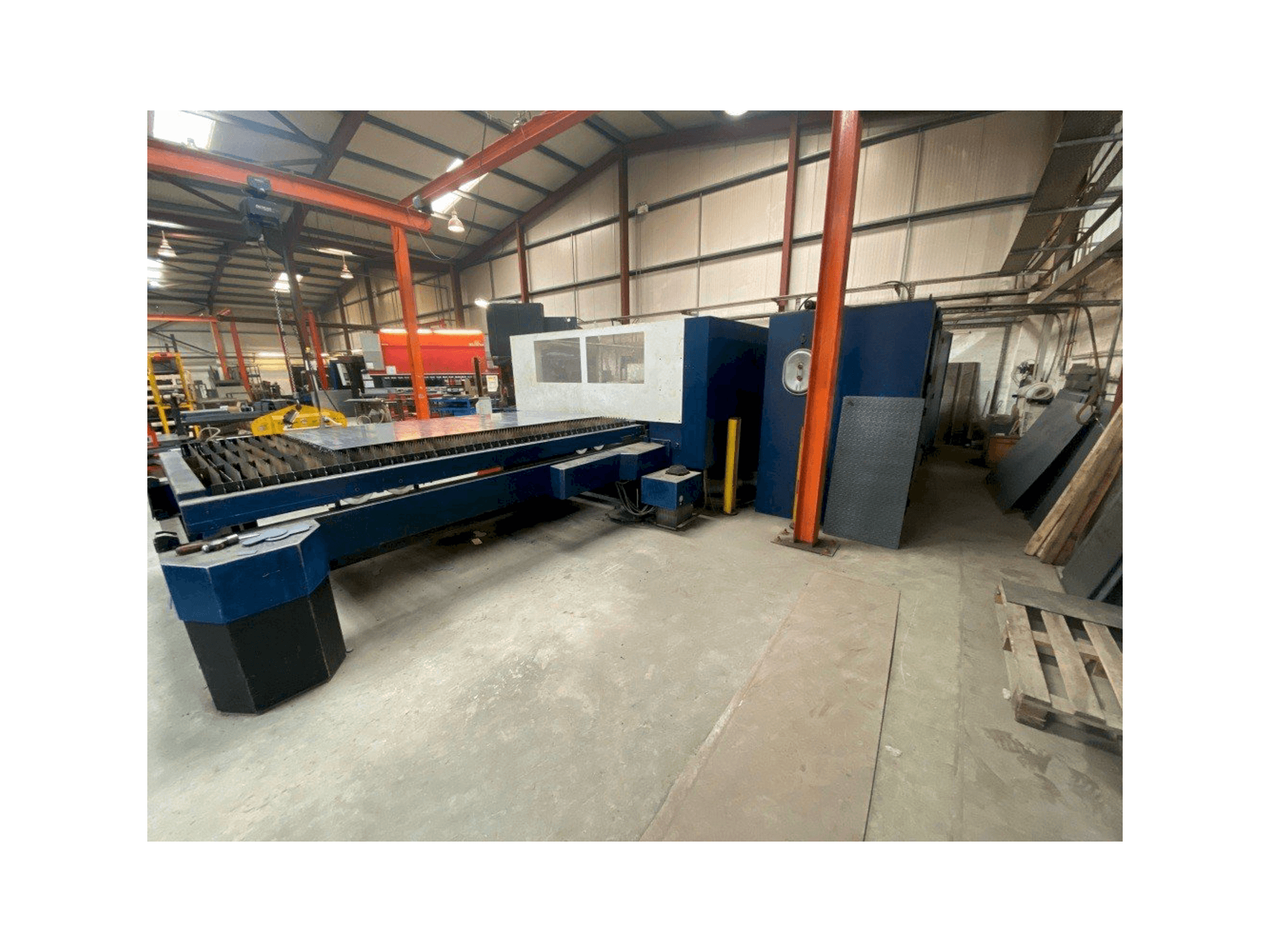 Makine Trumpf TRUMATIC L3030 - Önden görünüm
