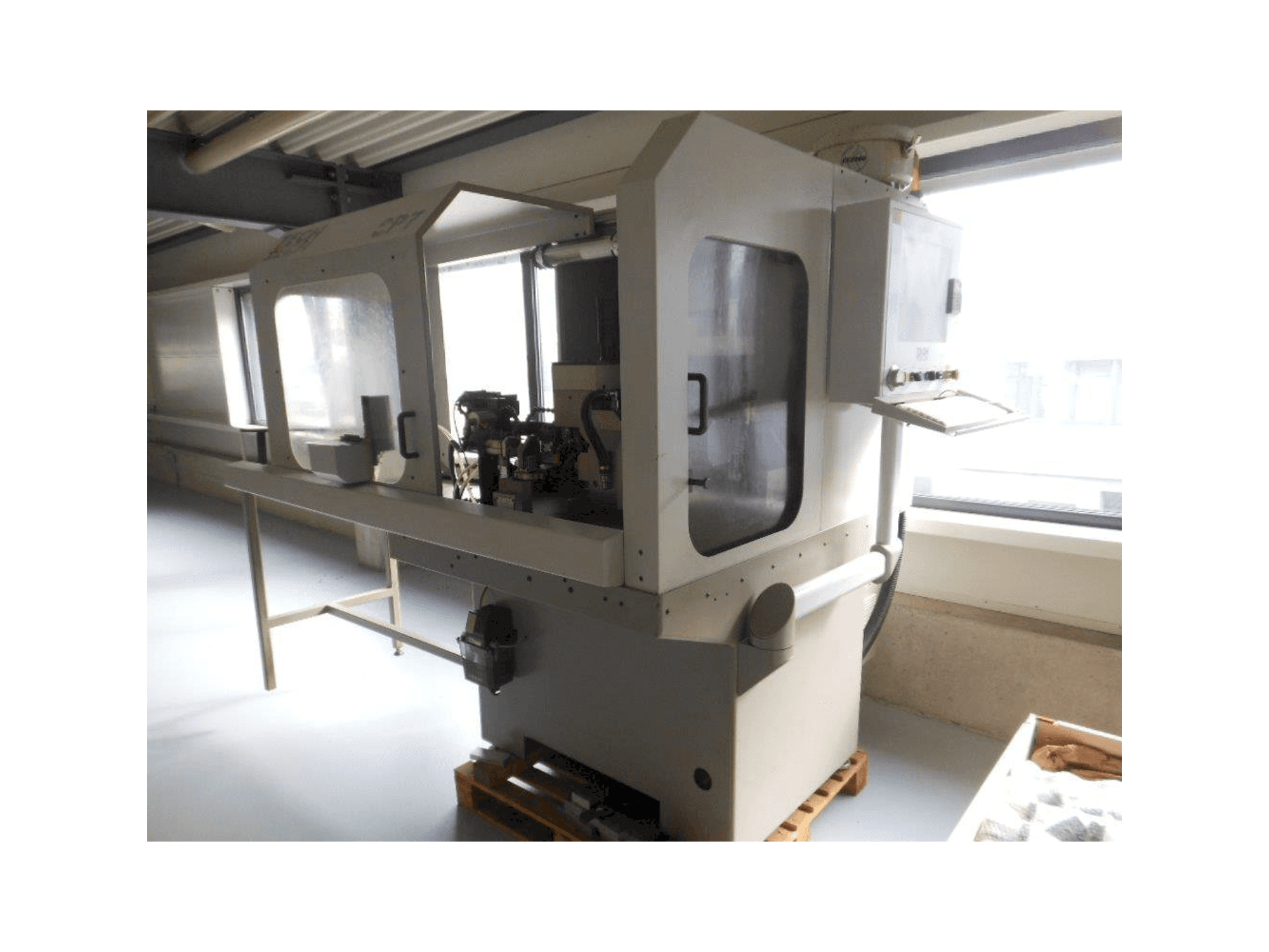 Makine STARTECH SP7 - Önden görünüm