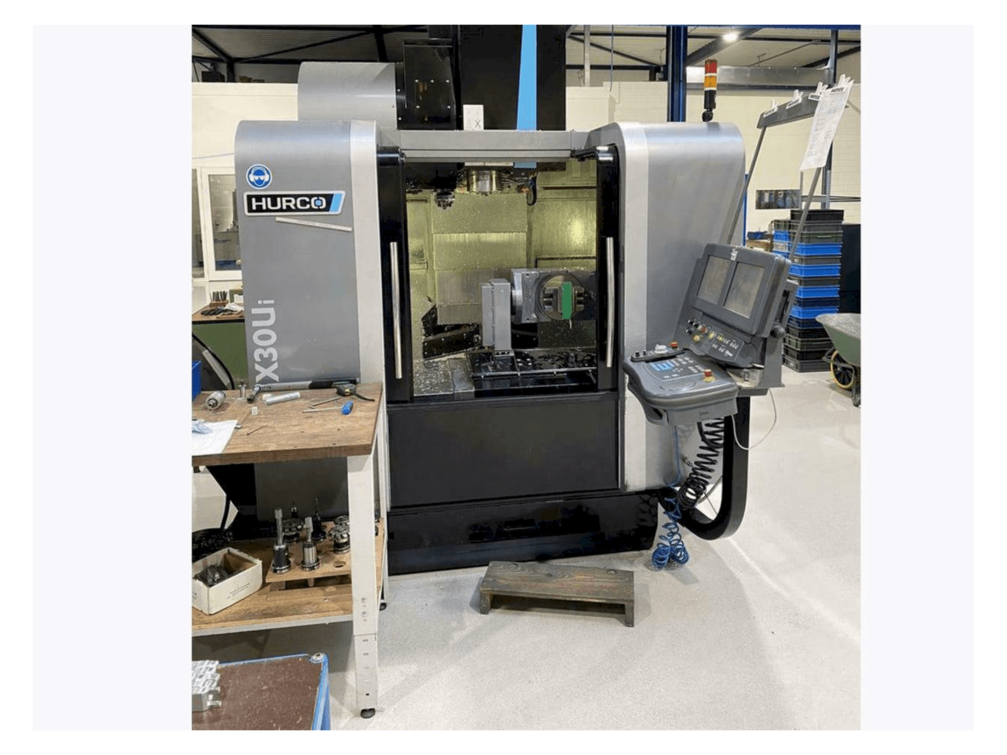 Makine Hurco VMX30 Ui - Önden görünüm