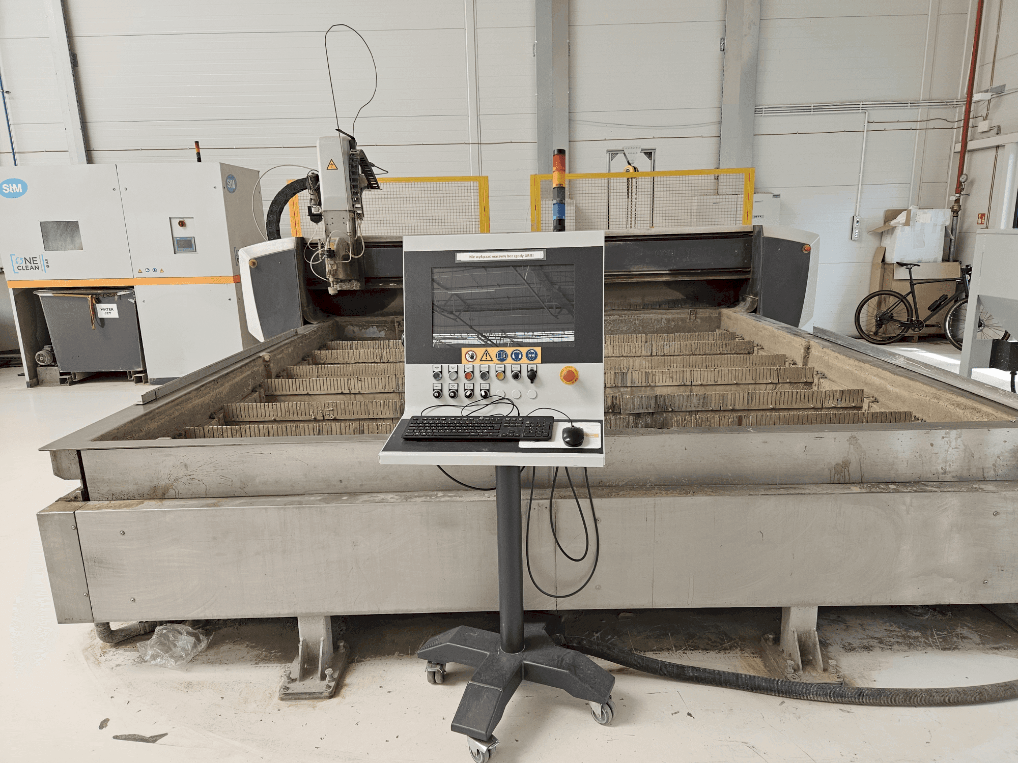 Makine STM WS3030 Wanne 4.2 - Önden görünüm