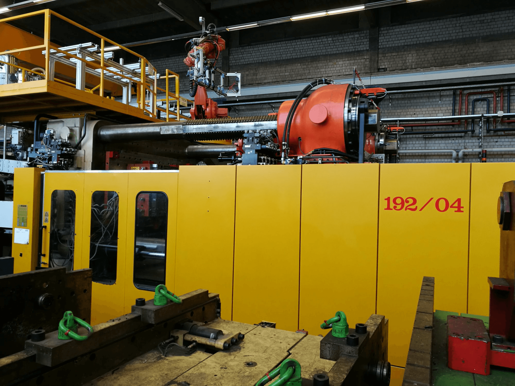 Makine Husky - Önden görünüm EW 2000 RS 140/130