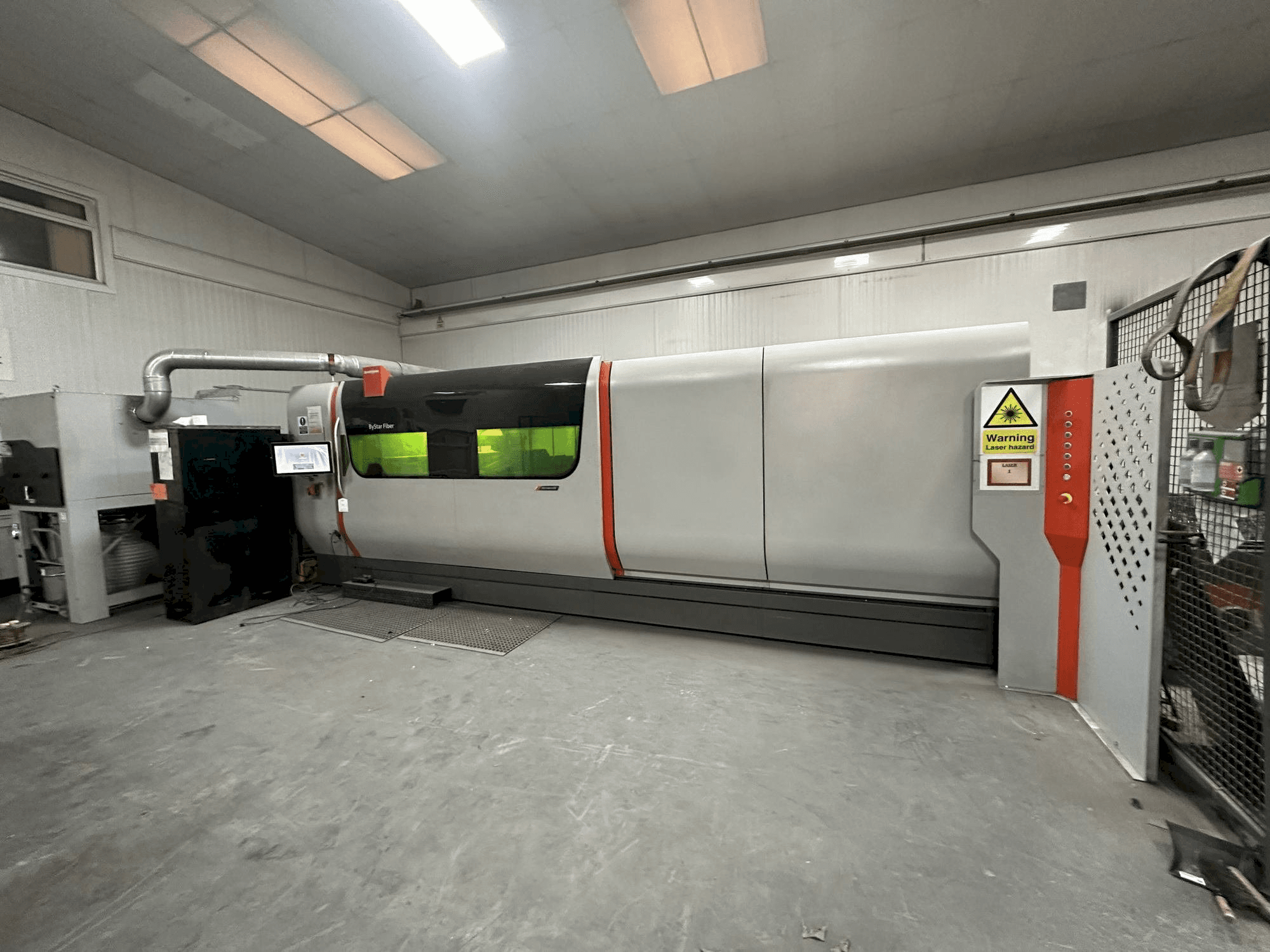 Makine Bystronic Bystar 4020 6KW Fibre with ByTrans - Önden görünüm