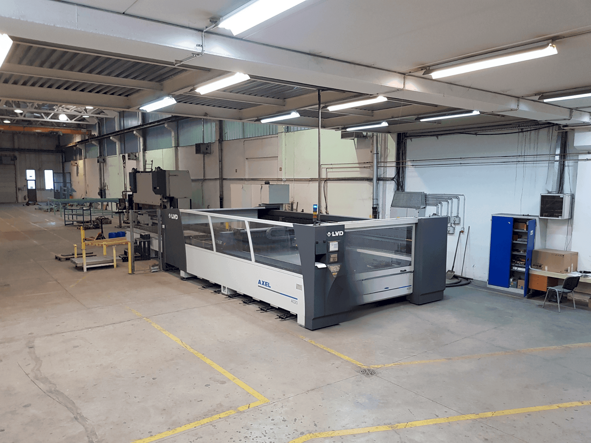 Makine LVD Axel 4020 - Önden görünüm